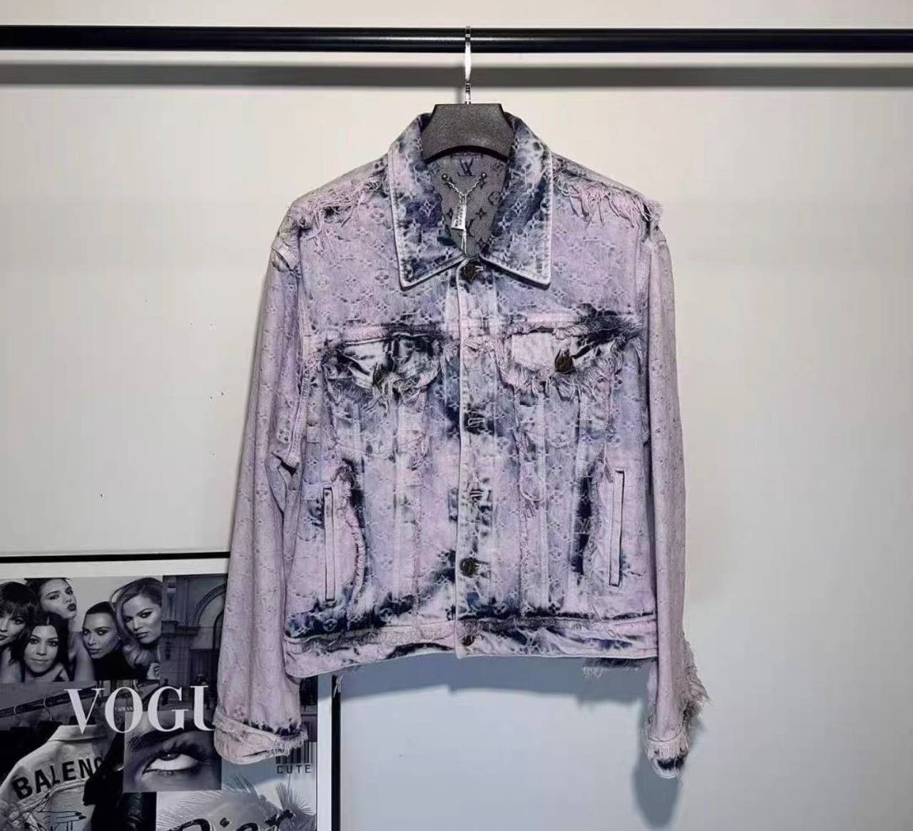 Louis Vuitton Louis Vuitton purple fringe logo Size US M / EU 48-50 / 2 - 1 Thumbnail