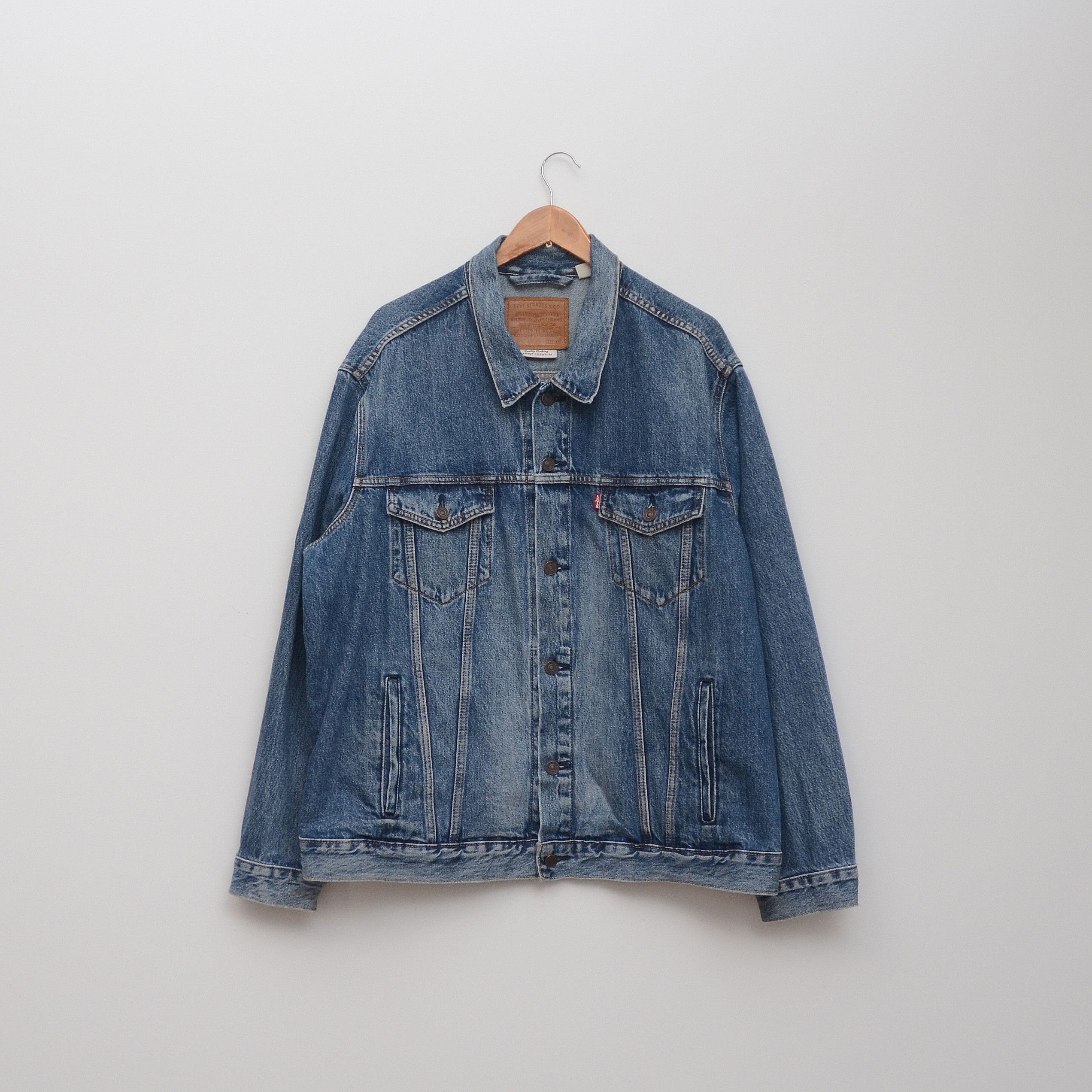 Levi's Levi’s Premium Trucker Jacket Jean Denim Big E Tab Vintage Size US XXL / EU 58 / 5 - 1 Thumbnail