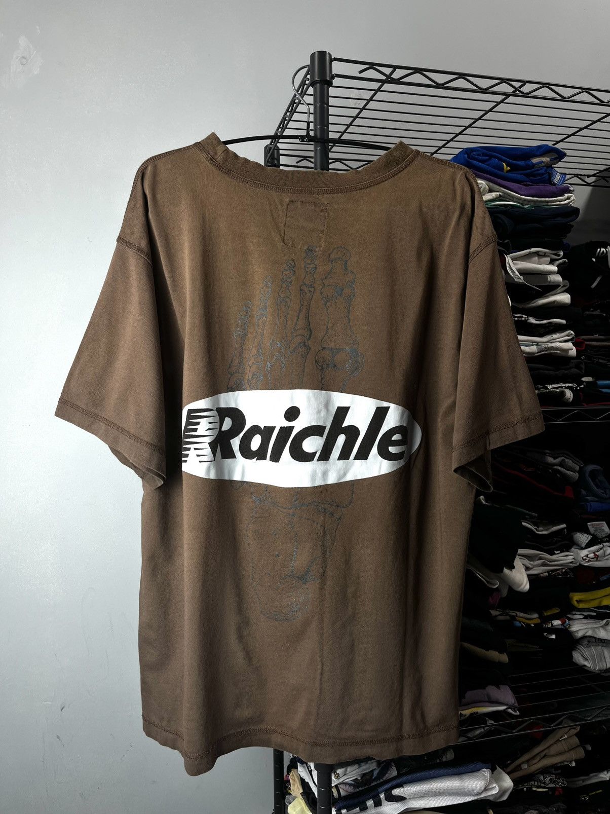 Vintage 1990’s Vintage Raichle Snowboards T Shirt Surf Wear Stussy Size US L / EU 52-54 / 3 - 1 Thumbnail