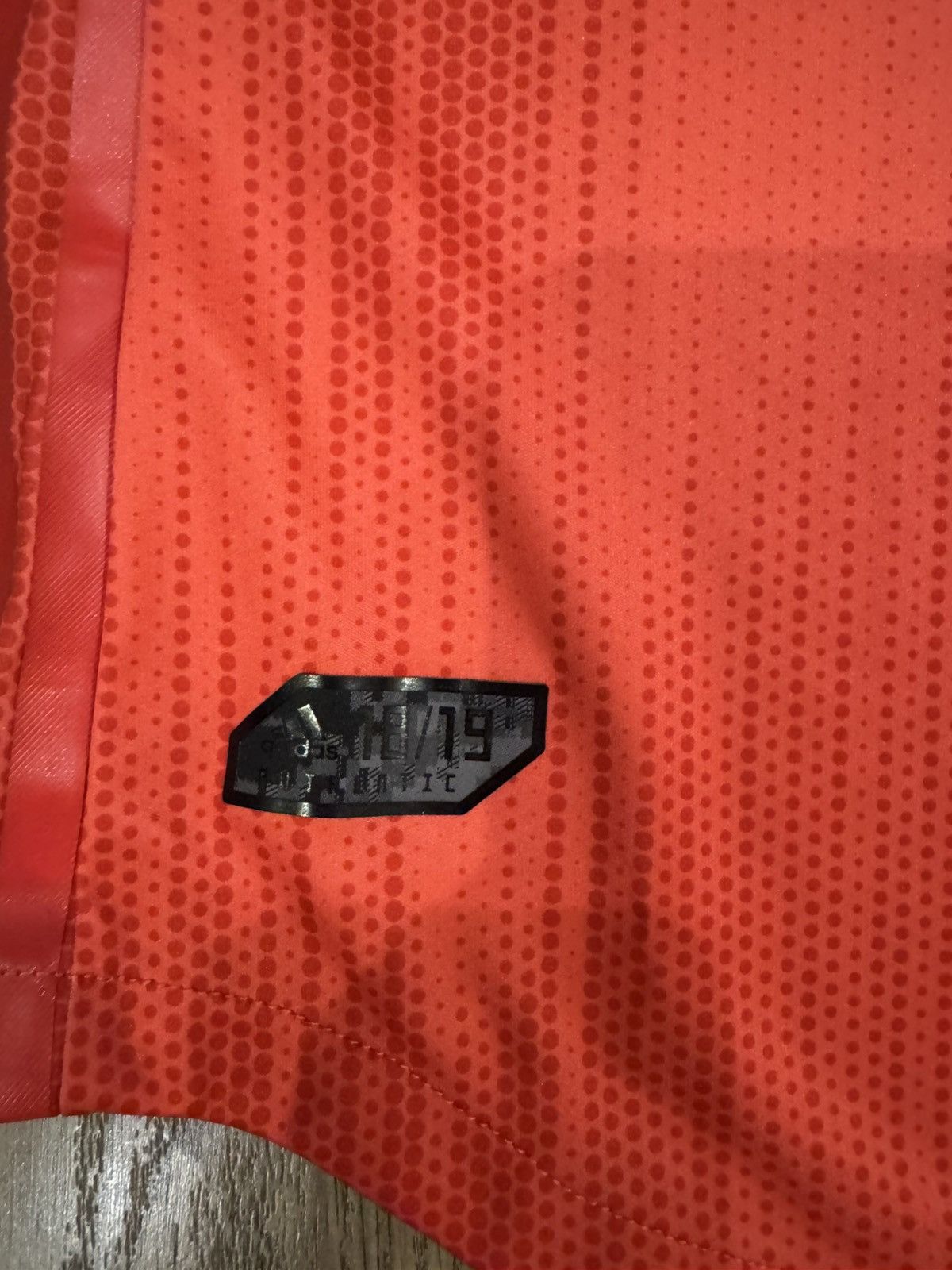 Adidas REAL MADRID 2018-2019 JERSEY ADIDAS FOOTBALL DP5443 SIZE 6 Size US M / EU 48-50 / 2 - 4 Thumbnail