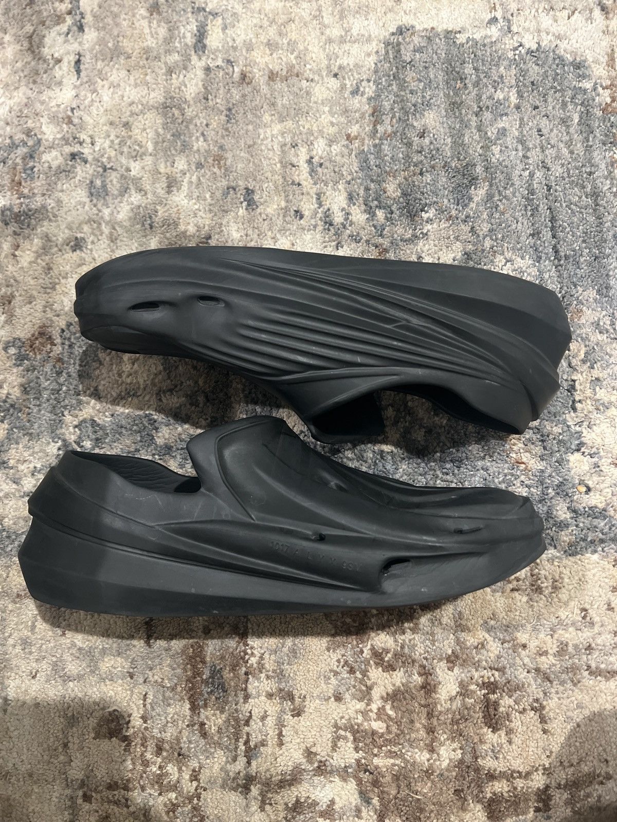 1017 ALYX 9SM Alyx mono Slip-on Black Size US 9 / EU 42 - 2 Thumbnail