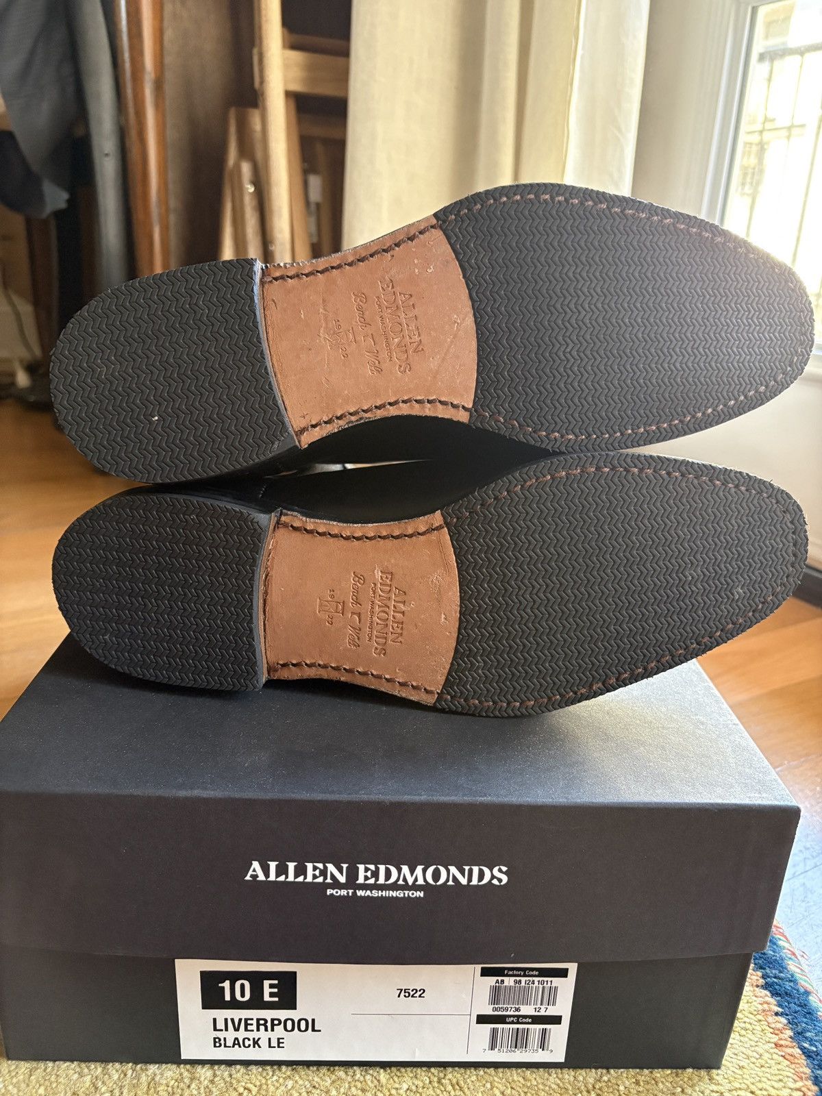 Allen Edmonds Allen Edmond Liverpool Chelsea Black Calf 10E Size US 10 / EU 43 - 2 Thumbnail
