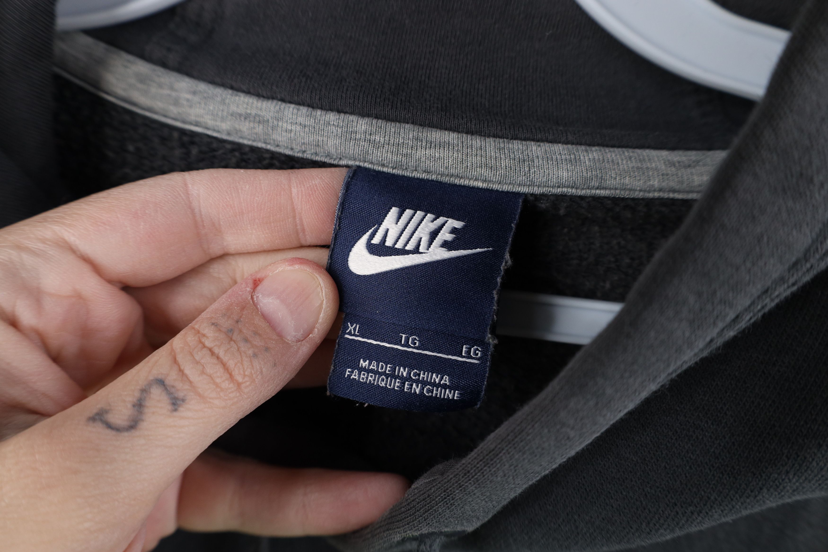 Nike Vintage Nike Spell Out Block Letter Hoodie Sweatshirt Gray Size US XL / EU 56 / 4 - 10 Thumbnail