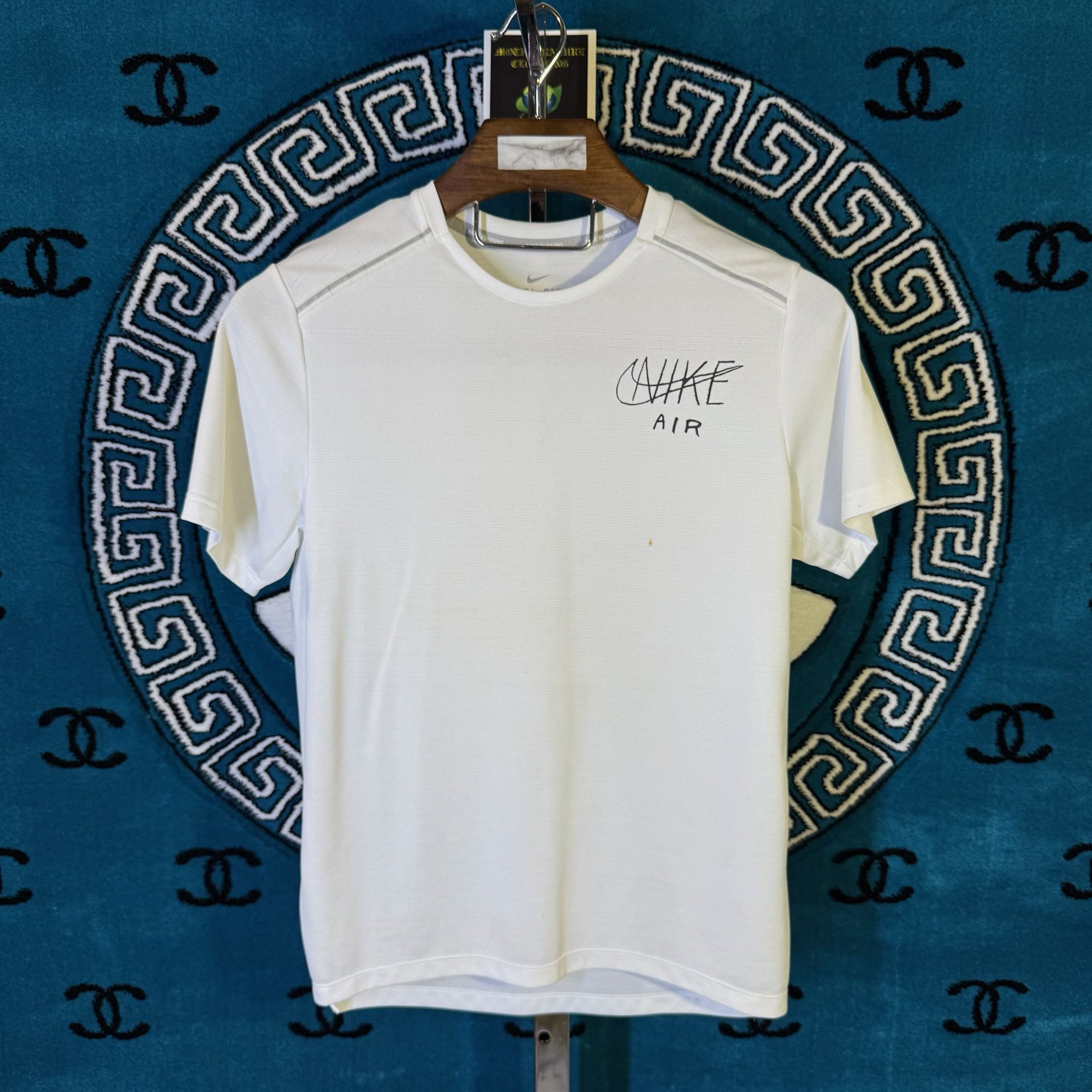 Nike THE PAINTERLY MULTIPLE SWOOSH MOTIF S/S SHIRT Size US S / EU 44-46 / 1 - 2 Thumbnail