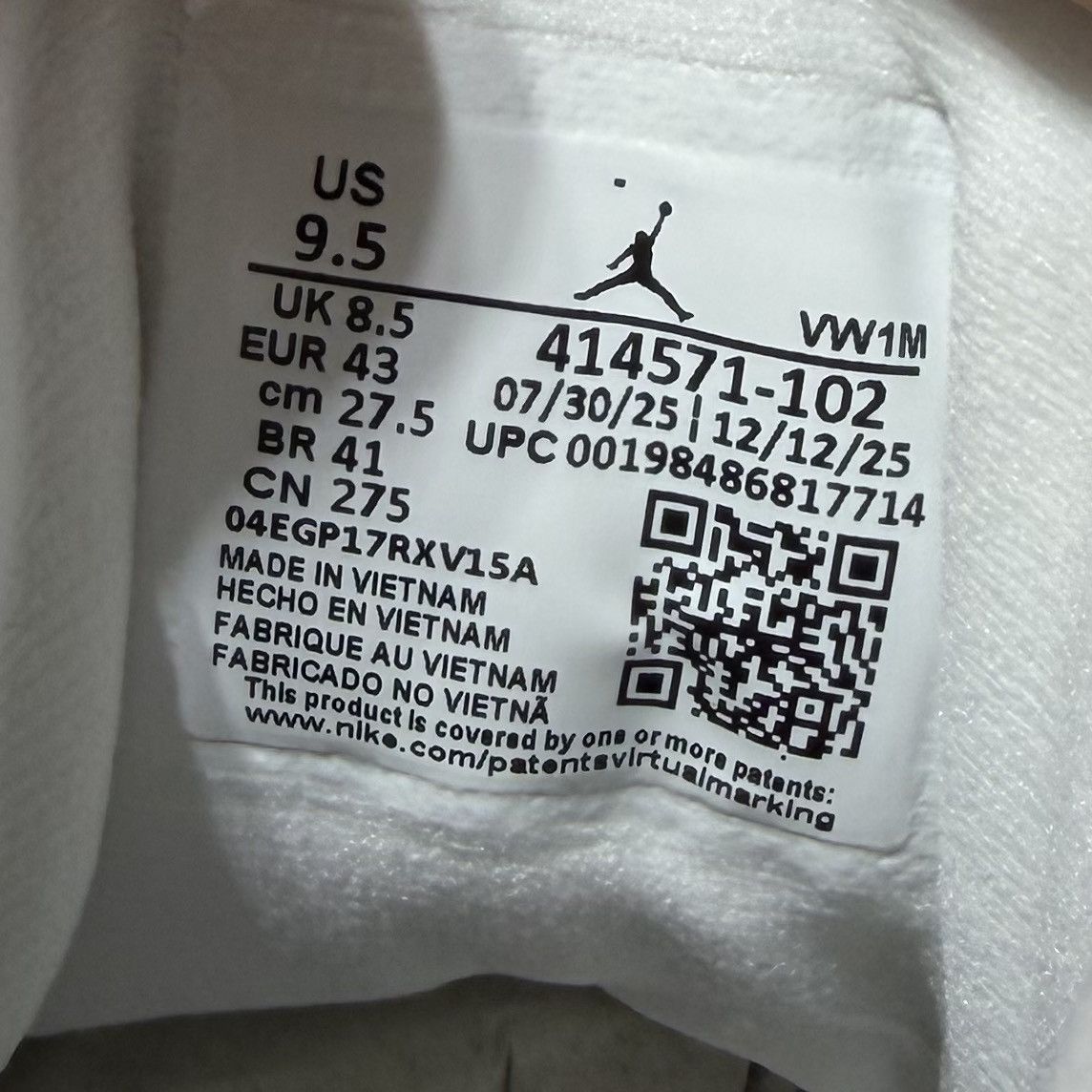 Jordan Brand Nike Air Jordan 13 Retro Chicago Red 2026 414571-102 9.5 NEW Size US 9.5 / EU 42-43 - 6 Thumbnail