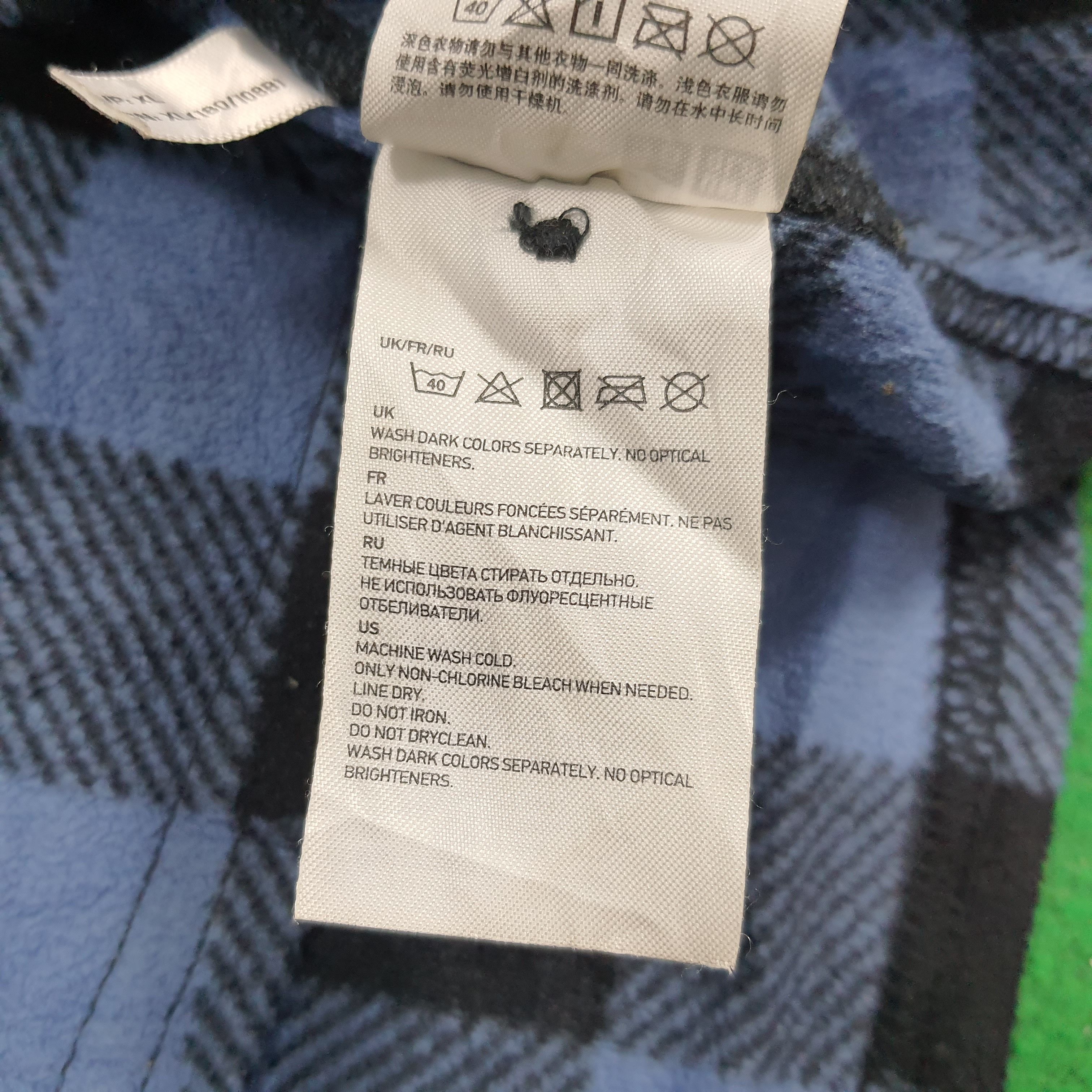 Japanese Brand × Uniqlo × Vintage Vintage Uniqlo Flannel Custom Skull Logo Button Up shirt Size US L / EU 52-54 / 3 - 5 Thumbnail