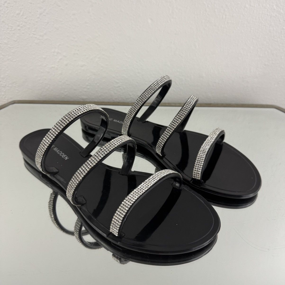 Steve Madden STEVE MADDEN Black Silver Strappy Yoma Jelly Slip On Sandals Size US 7 / IT 37 - 1 Thumbnail
