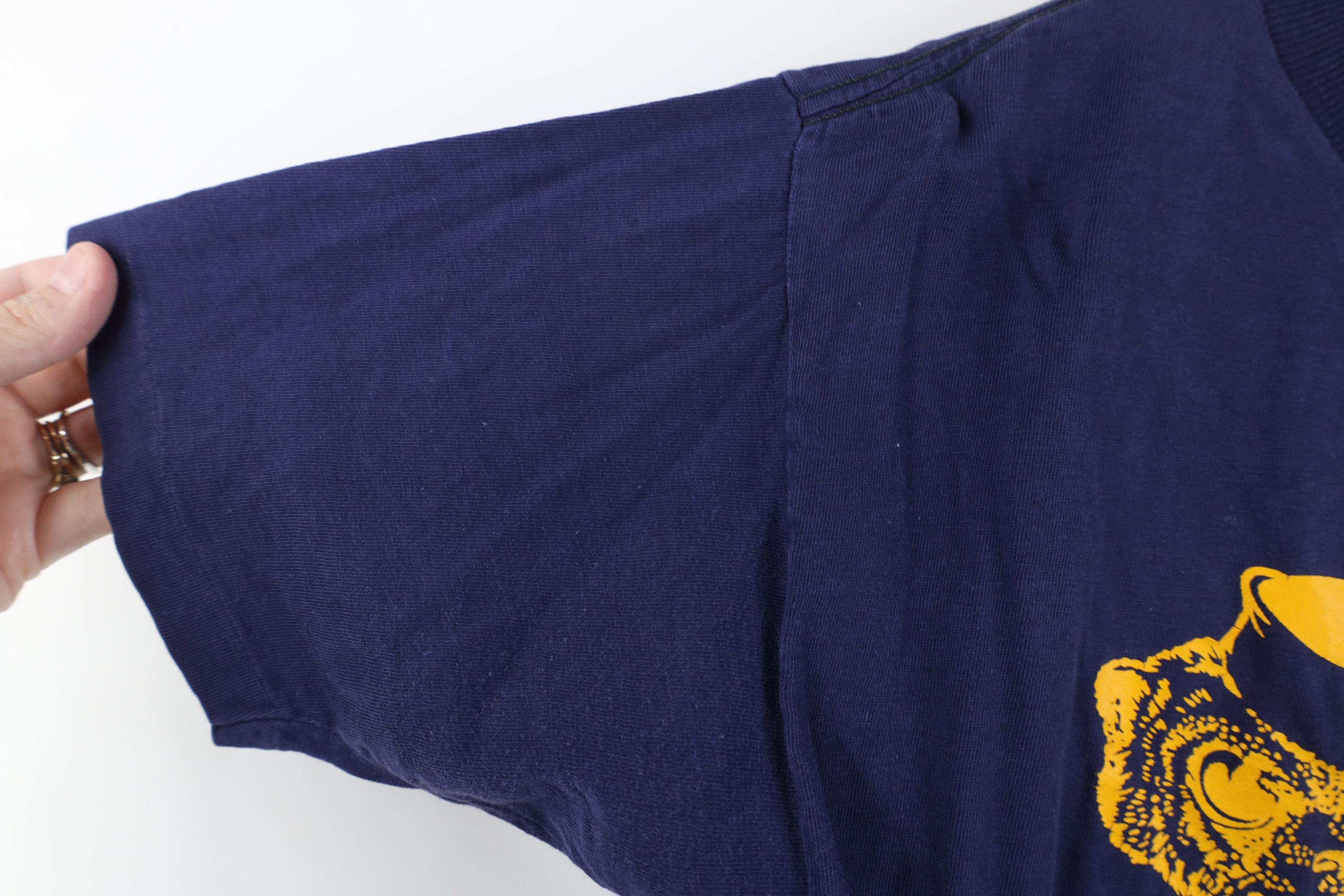 Vintage Vintage 70s 80s University of Michigan T-Shirt Blue USA Size M / US 6-8 / IT 42-44 - 6 Thumbnail