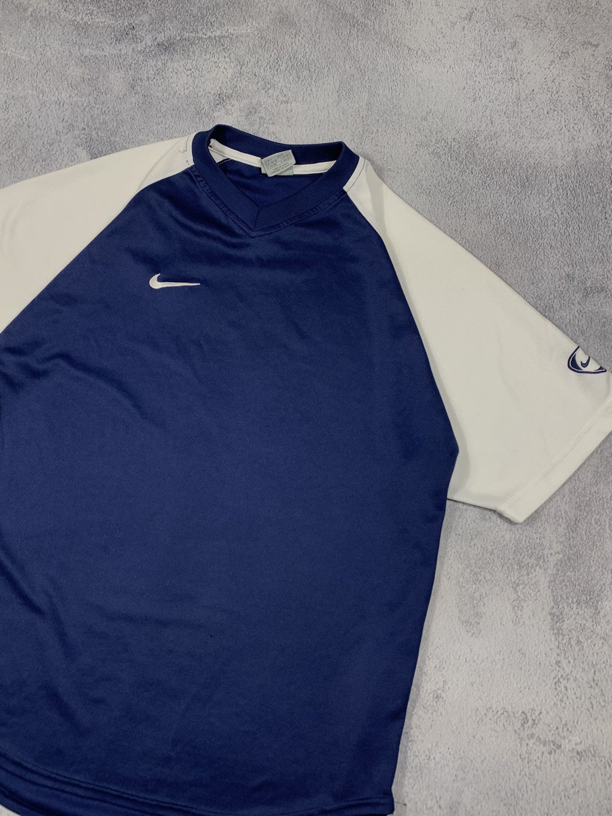 Nike Vintage Nike tee streetwear small swoosh y2k size S Size US S / EU 44-46 / 1 - 3 Thumbnail