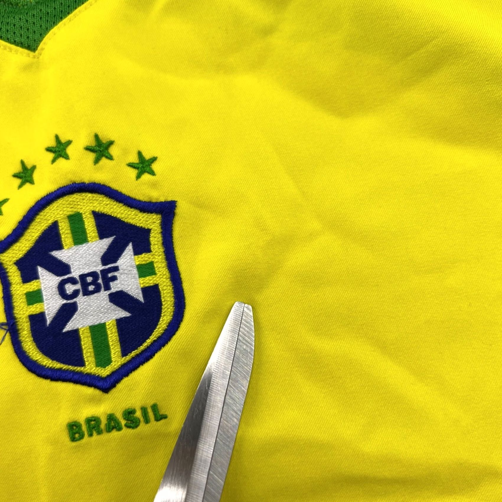 Nike Nike Brazil 2004 2005 2006 Home Mens Football Jersey Shirt Medium Yellow Total90 Size US M / EU 48-50 / 2 - 3 Thumbnail