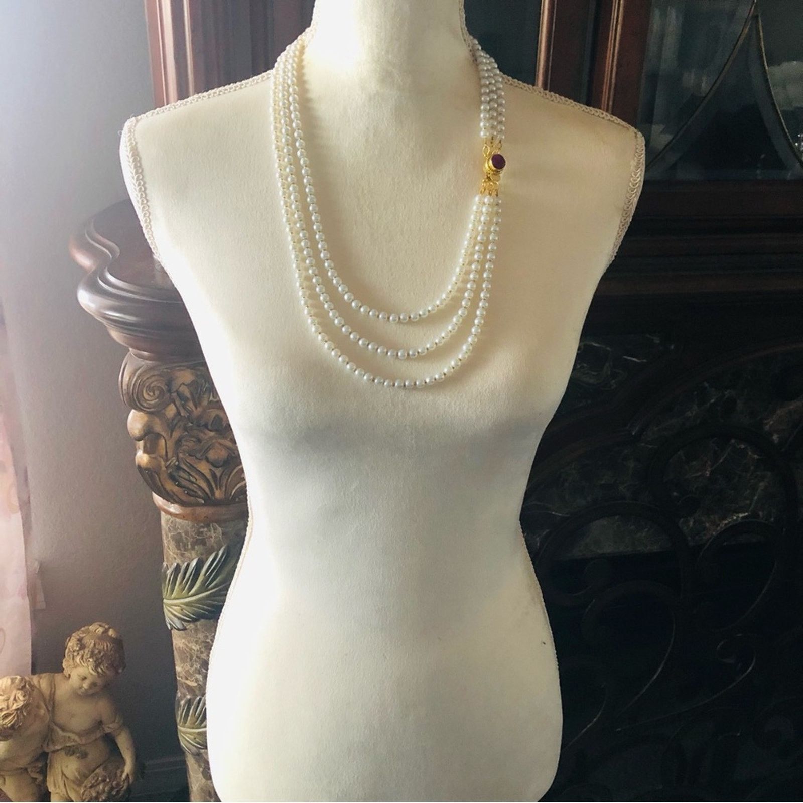 Handmade Handcrafted triple strand pearl genuine ruby clasp necklace Size ONE SIZE - 6 Thumbnail