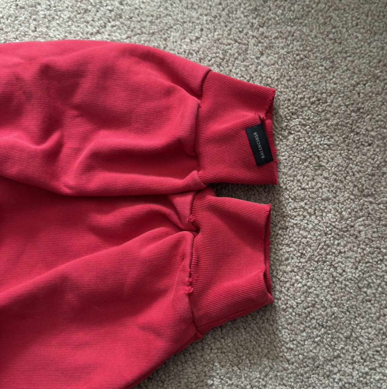 Balenciaga Balenciaga "Many Kisses" Germany Hoodie Red Size 1 Size US S / EU 44-46 / 1 - 3 Thumbnail