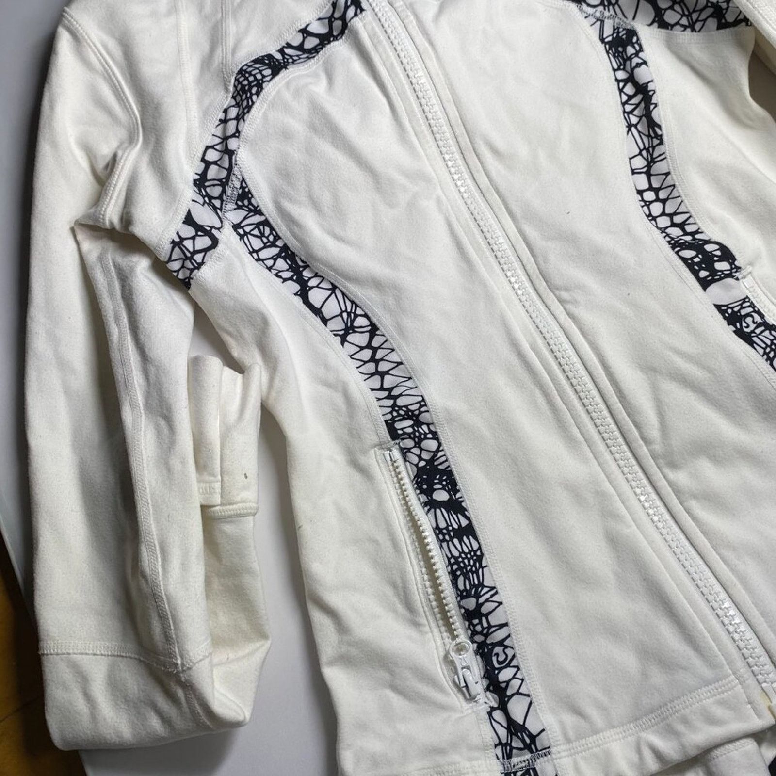 Lululemon Lululemon Define Jacket Brushed White / White Black Size M / US 6-8 / IT 42-44 - 2 Thumbnail
