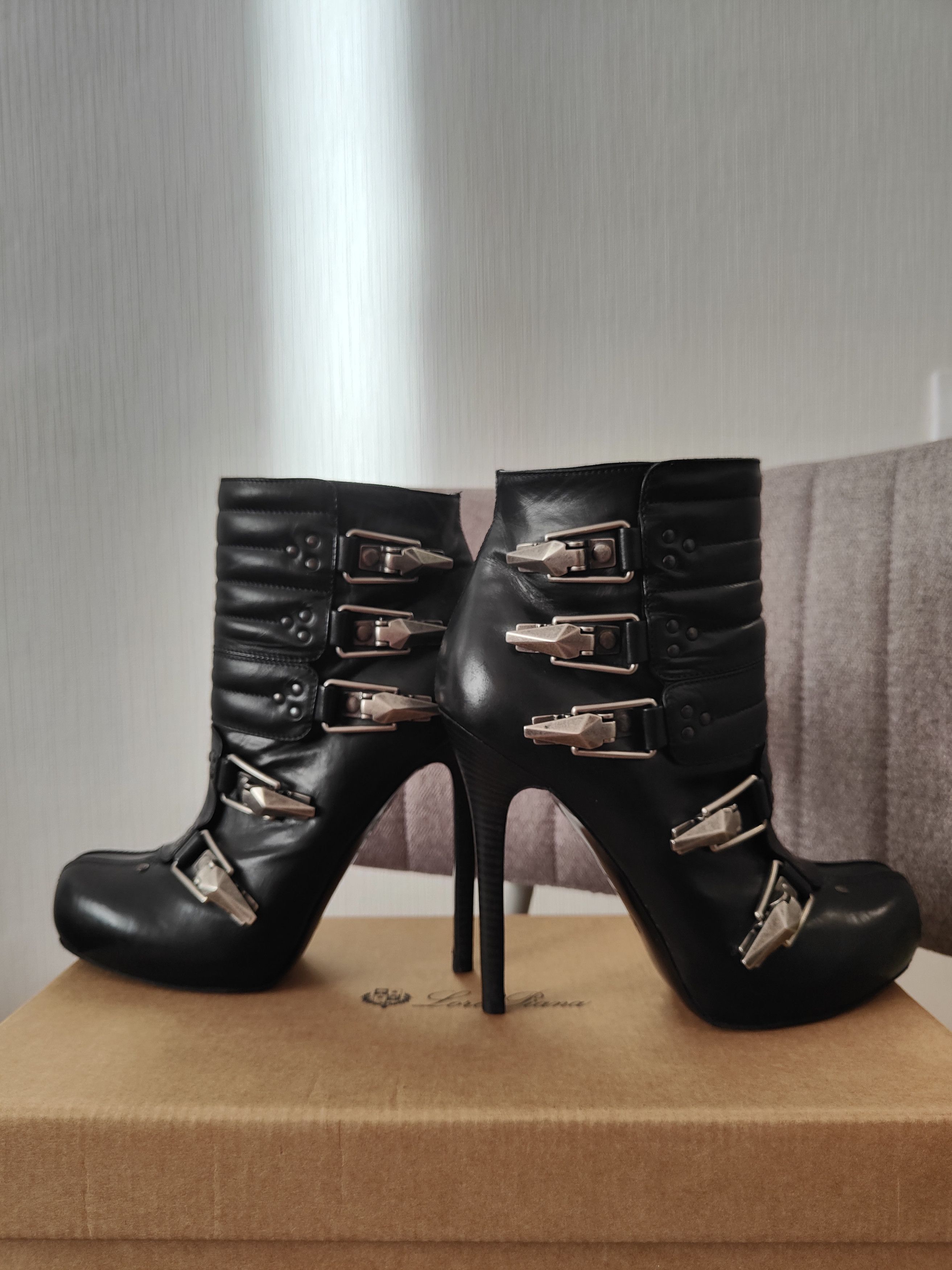 Alexander McQueen Alexander McQueen Buckled Latch Heel Boots Size US 7 / IT 37 - 7 Thumbnail