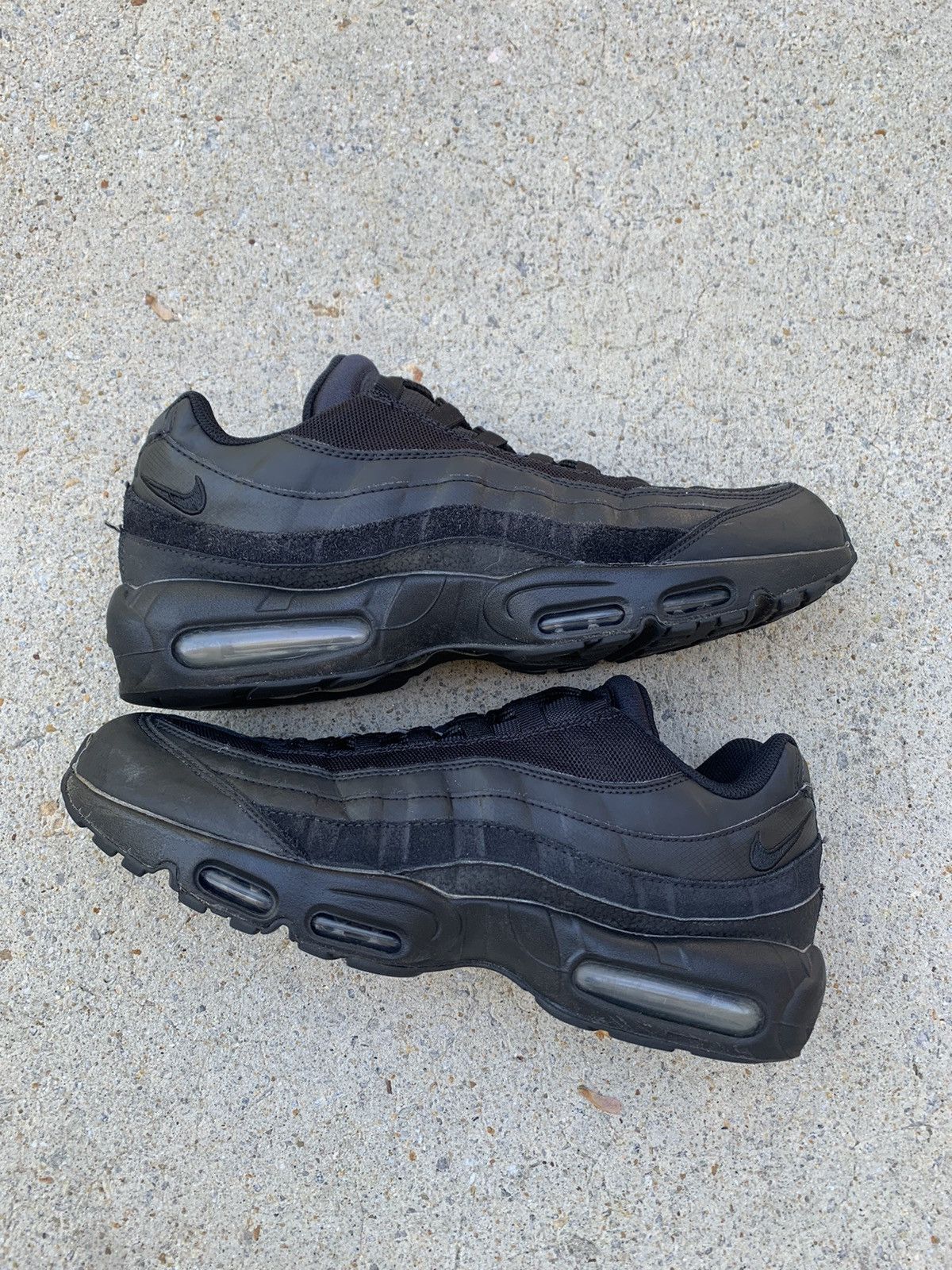 airmax95 essential triple black