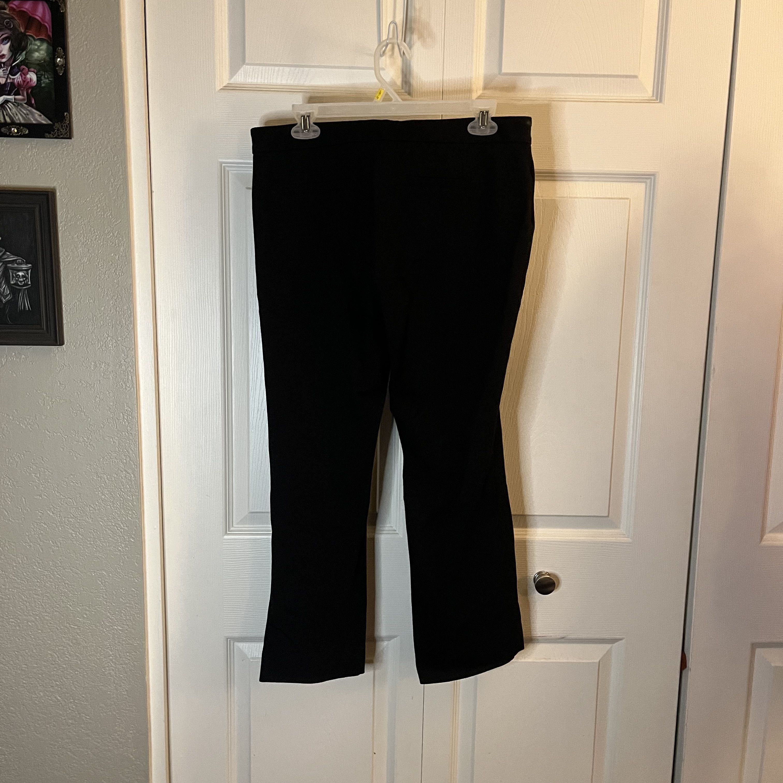 NYDJ NYDJ Black Dress Capri Pants size 8P Size 30" / US 8 / IT 44 - 2 Thumbnail