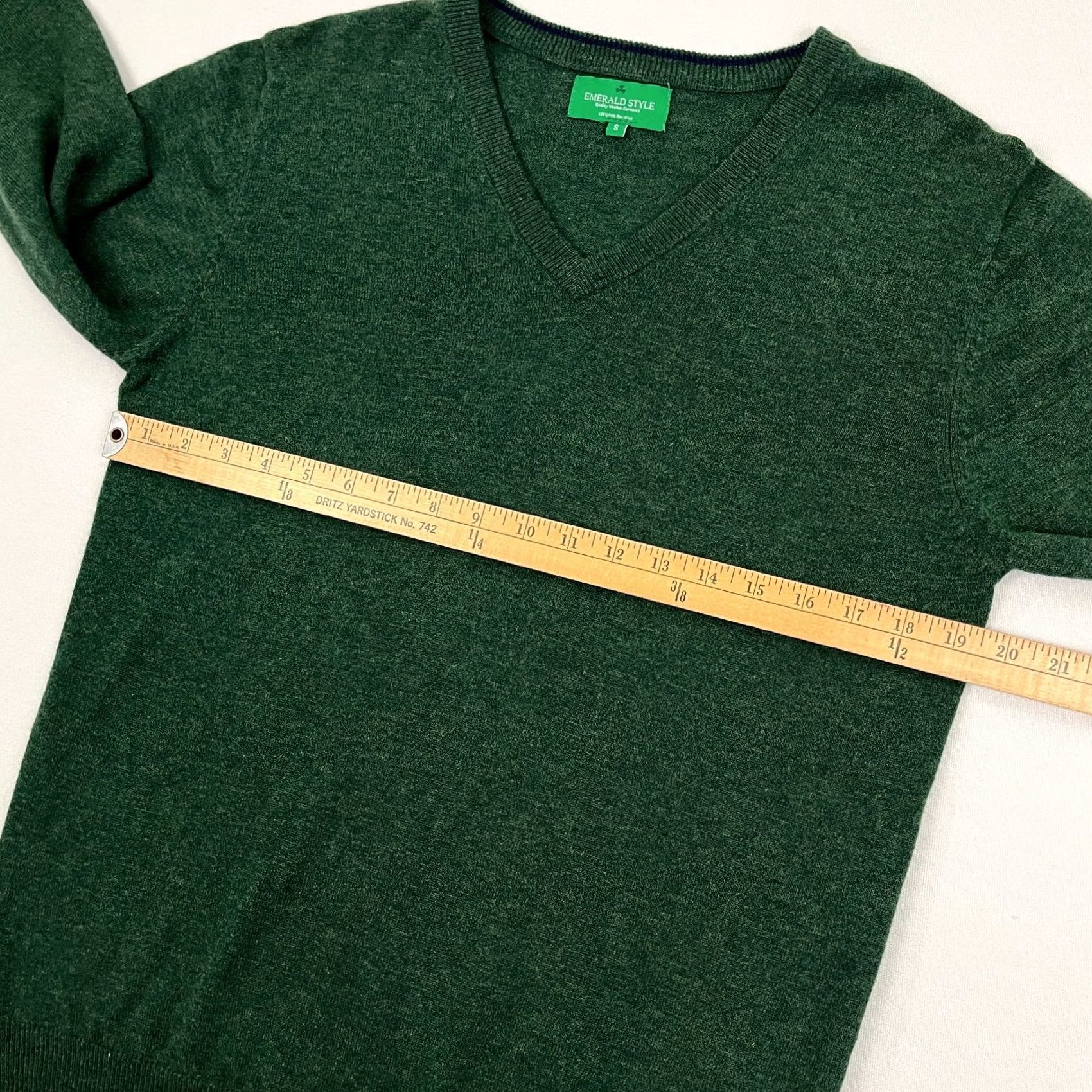 Vintage Emerald Style Lambs Wool Sweater Mens S Green Earth Tone V-Neck Pullover Preppy Size US S / EU 44-46 / 1 - 5 Thumbnail