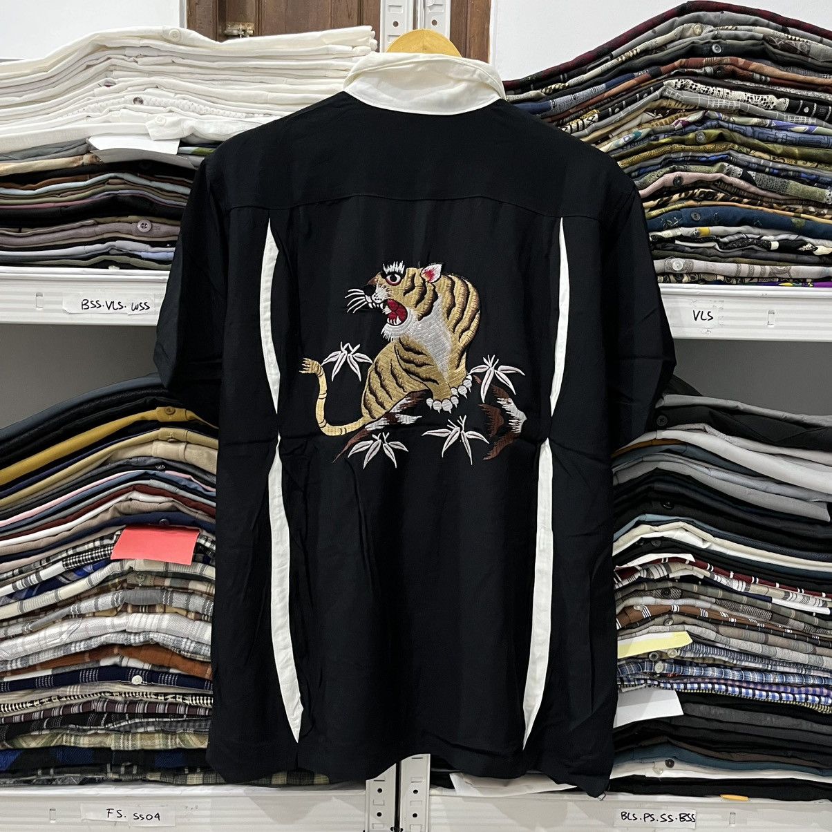 Issey Miyake × Japanese Brand Jungle storm tiger roar embroidered shirt Size US M / EU 48-50 / 2 - 1 Thumbnail