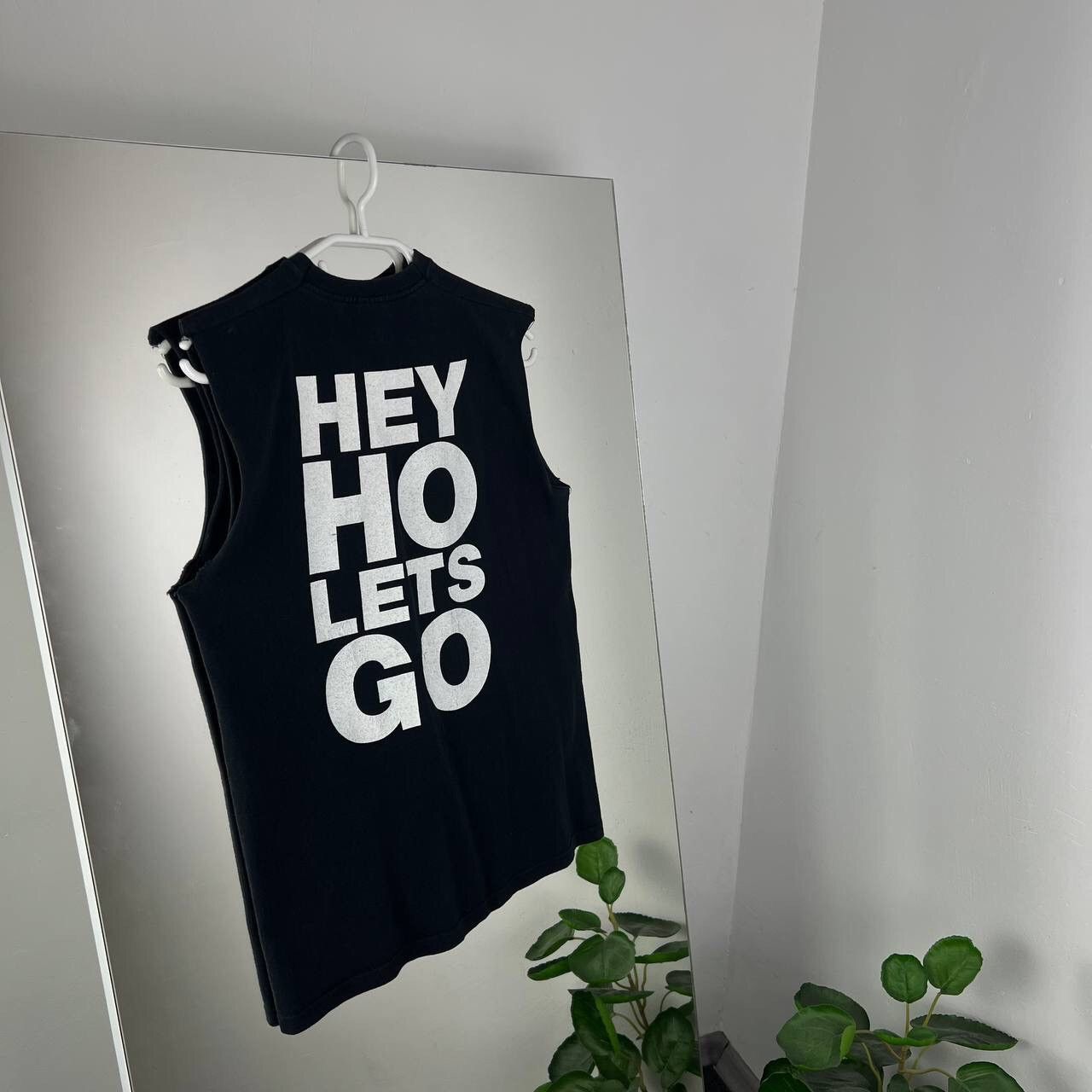 Band Tees Ramones Vintage Y2k Rock Back Big Print Hey Ho Let’s Go Size US S / EU 44-46 / 1 - 5 Thumbnail