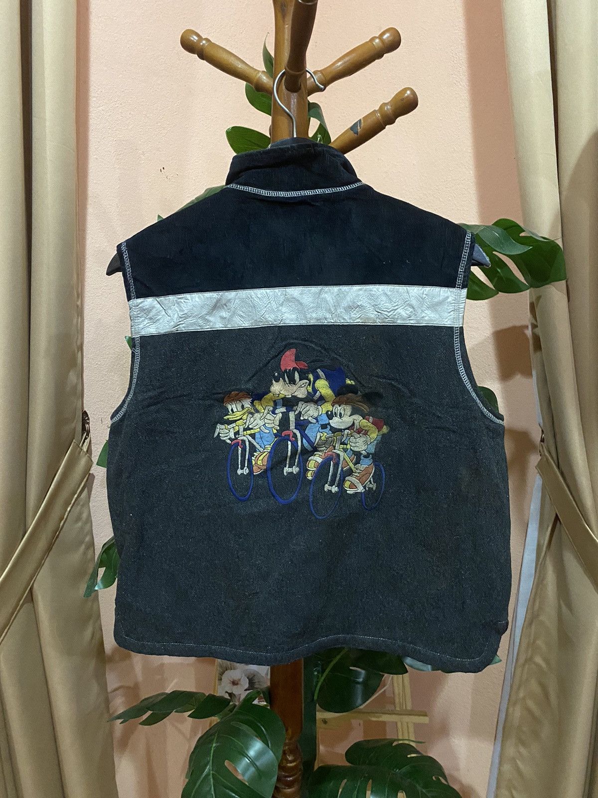 Disney × Mickey Mouse VINTAGE 90S MICKEY MOUSE VEST JACKET MADE IN JAPAN Size US S / EU 44-46 / 1 - 7 Thumbnail