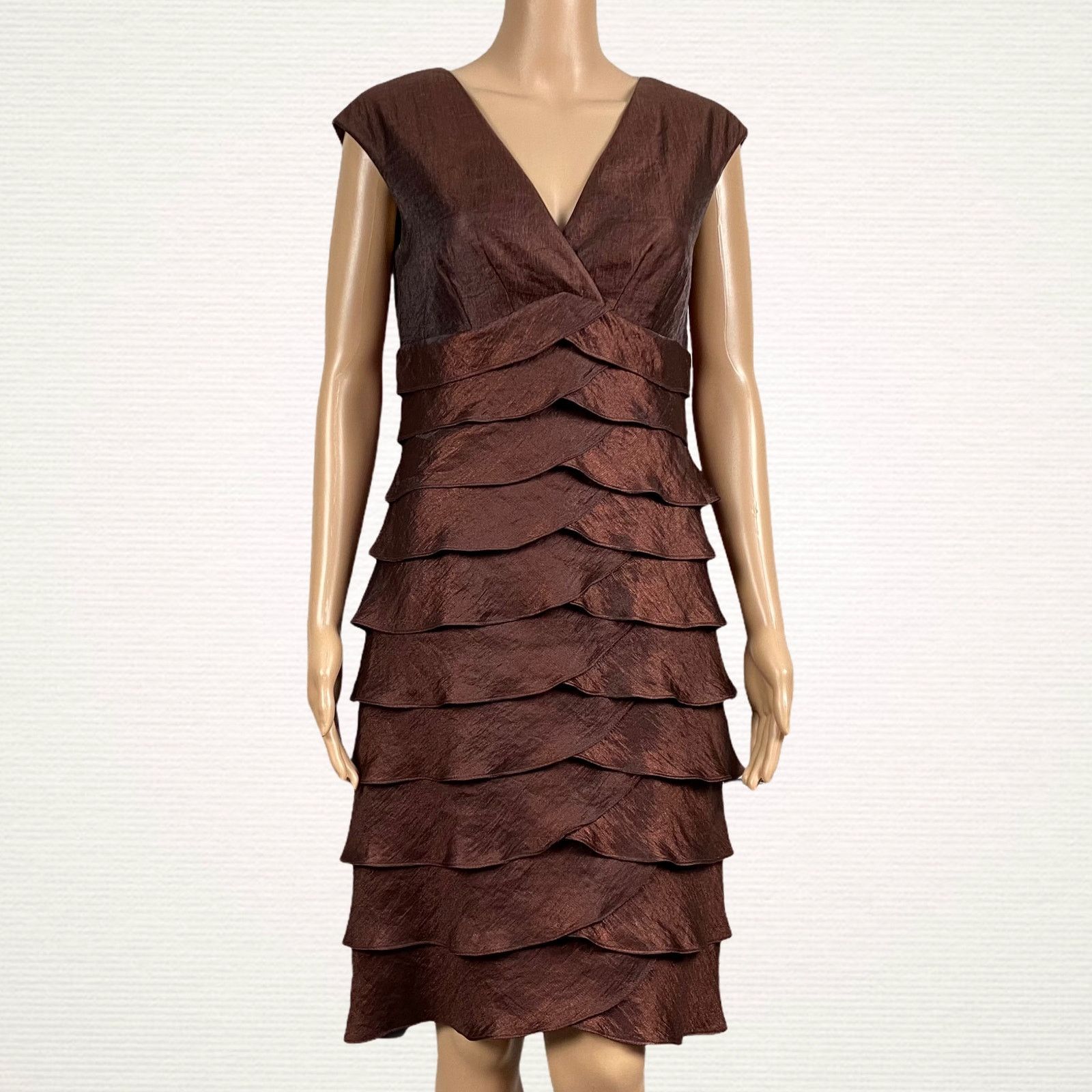 Other Jessica Howard Brown Shiny Empire Waist Ruffled Dress 6 Size M / US 6-8 / IT 42-44 - 1 Thumbnail
