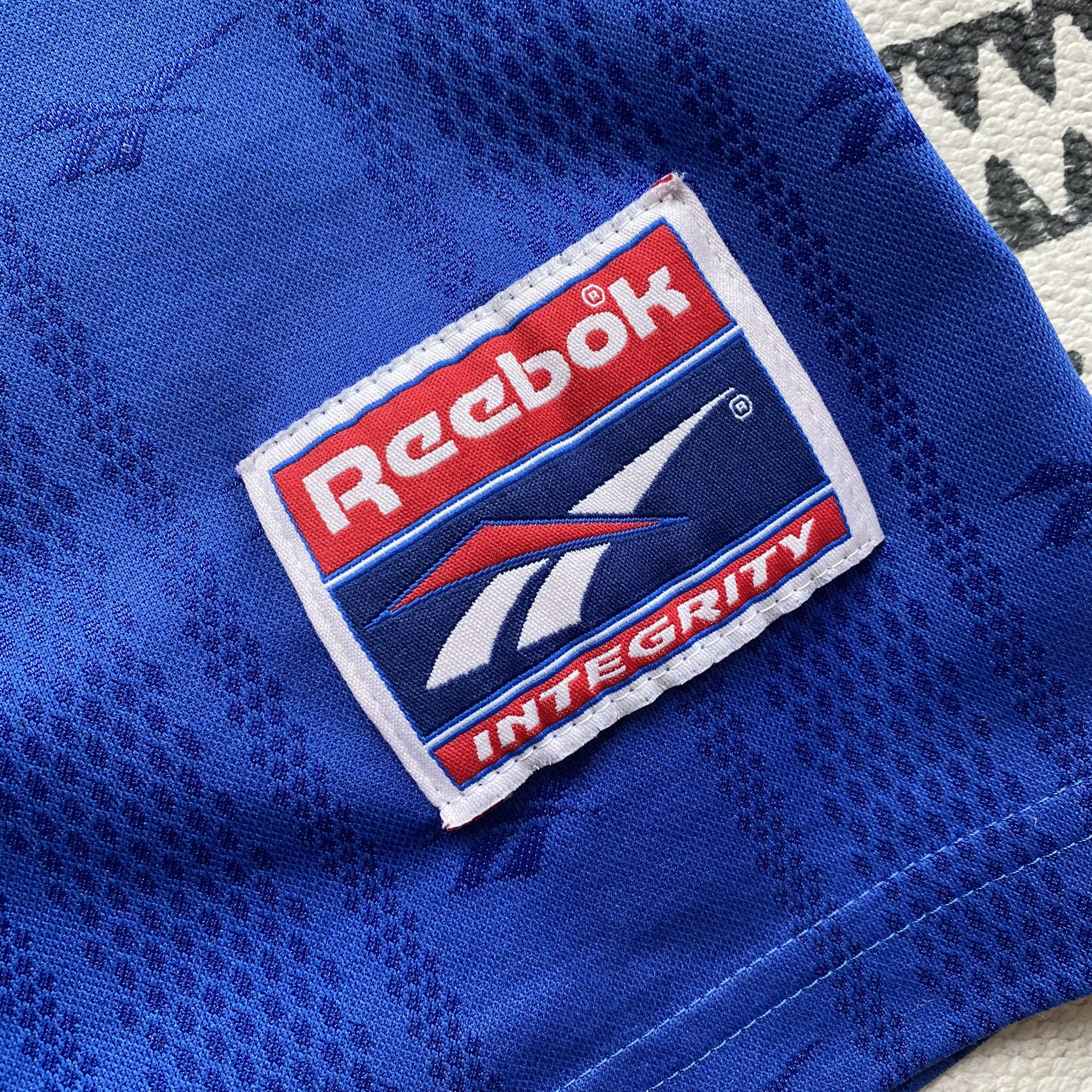 Reebok ⚽️ 90s Vintage Reebok Blokcore Centr logo tee jersey style Size US M / EU 48-50 / 2 - 4 Thumbnail