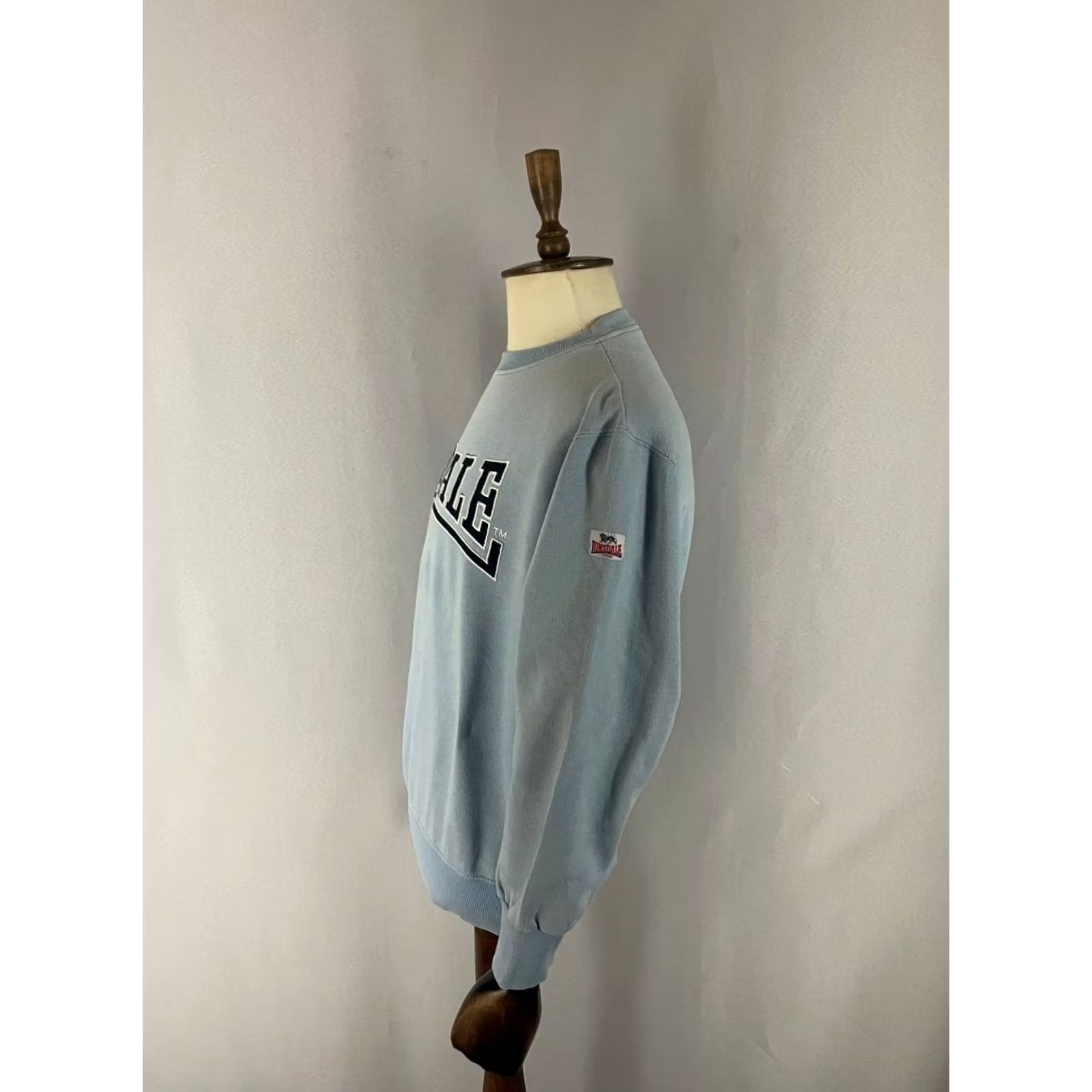 Lonsdale Lonsdale Mens Sweatshirt Blue Cotton Long Sleeve Crew Neck Size L Brand: Lonsdale, Sweatshirt, Men, Blue, L Size US L / EU 52-54 / 3 - 7 Thumbnail