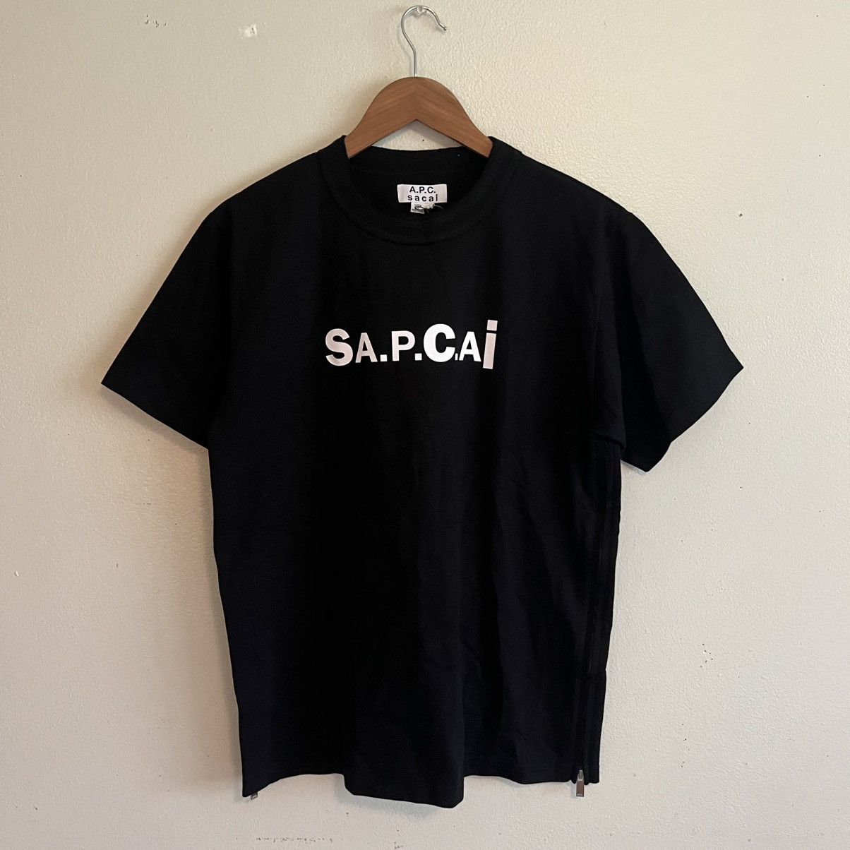 A.P.C. × Sacai Side Zip Taiyo Tee Size US M / EU 48-50 / 2 - 2 Thumbnail