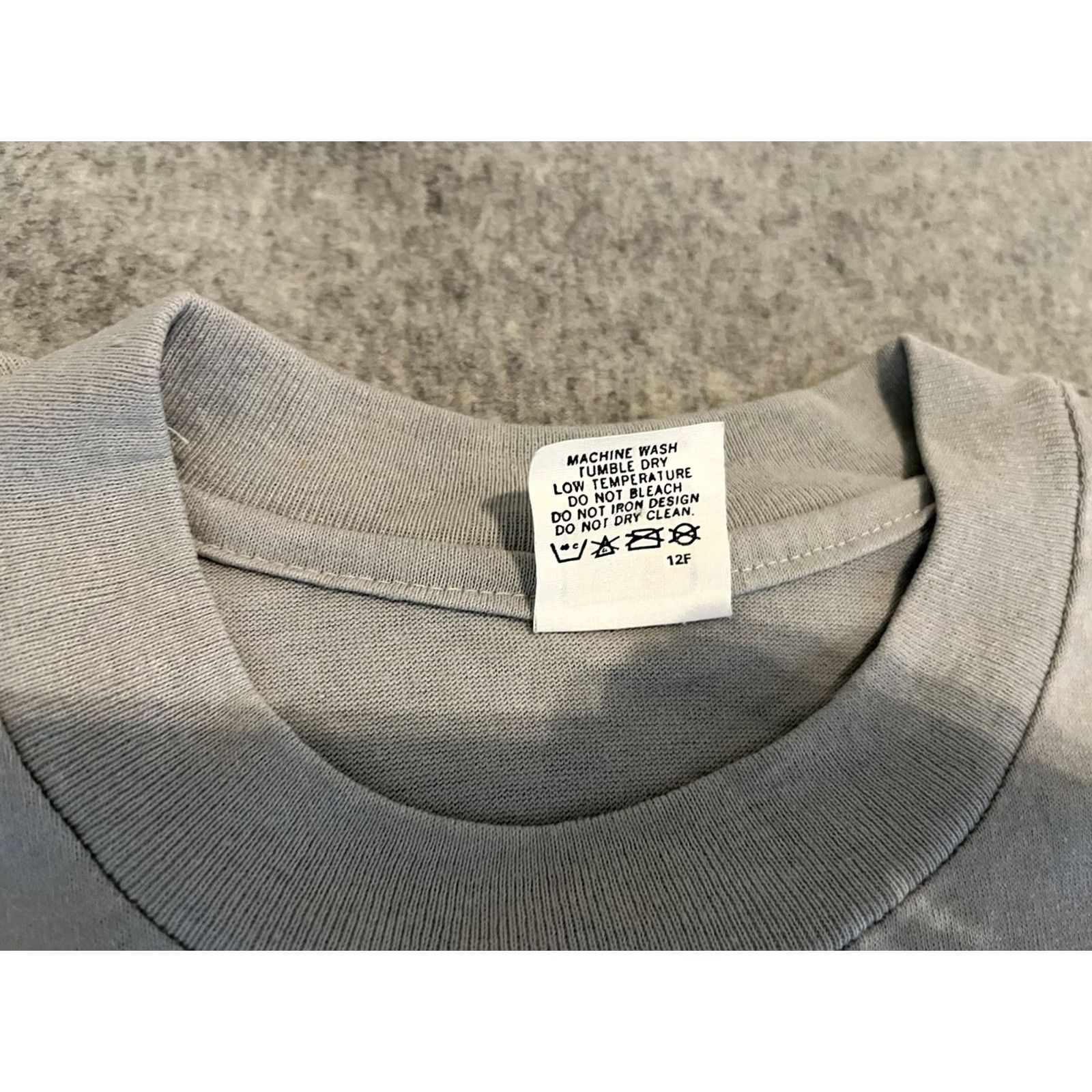 Velva Sheen VINTAGE Batman Shirt Men's M Gray DC Comics 60s USA Velva Sheen Short Sleeve Crew Neck Size US M / EU 48-50 / 2 - 4 Thumbnail