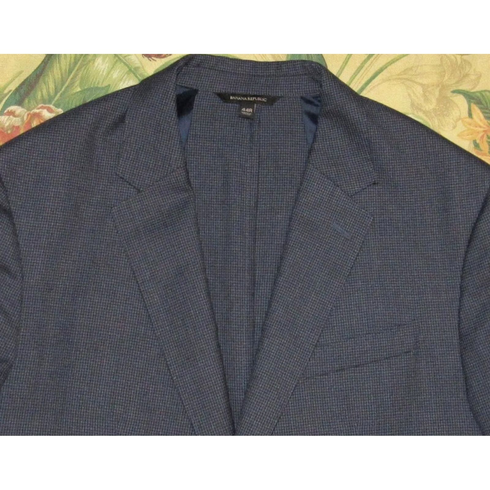 Banana Republic BANANA REPUBLIC Navy Check Wool Blend Performance Blazer Slim 44R Blazer Mens Navy Check Wool Blend 44R Size 44R - 2 Thumbnail