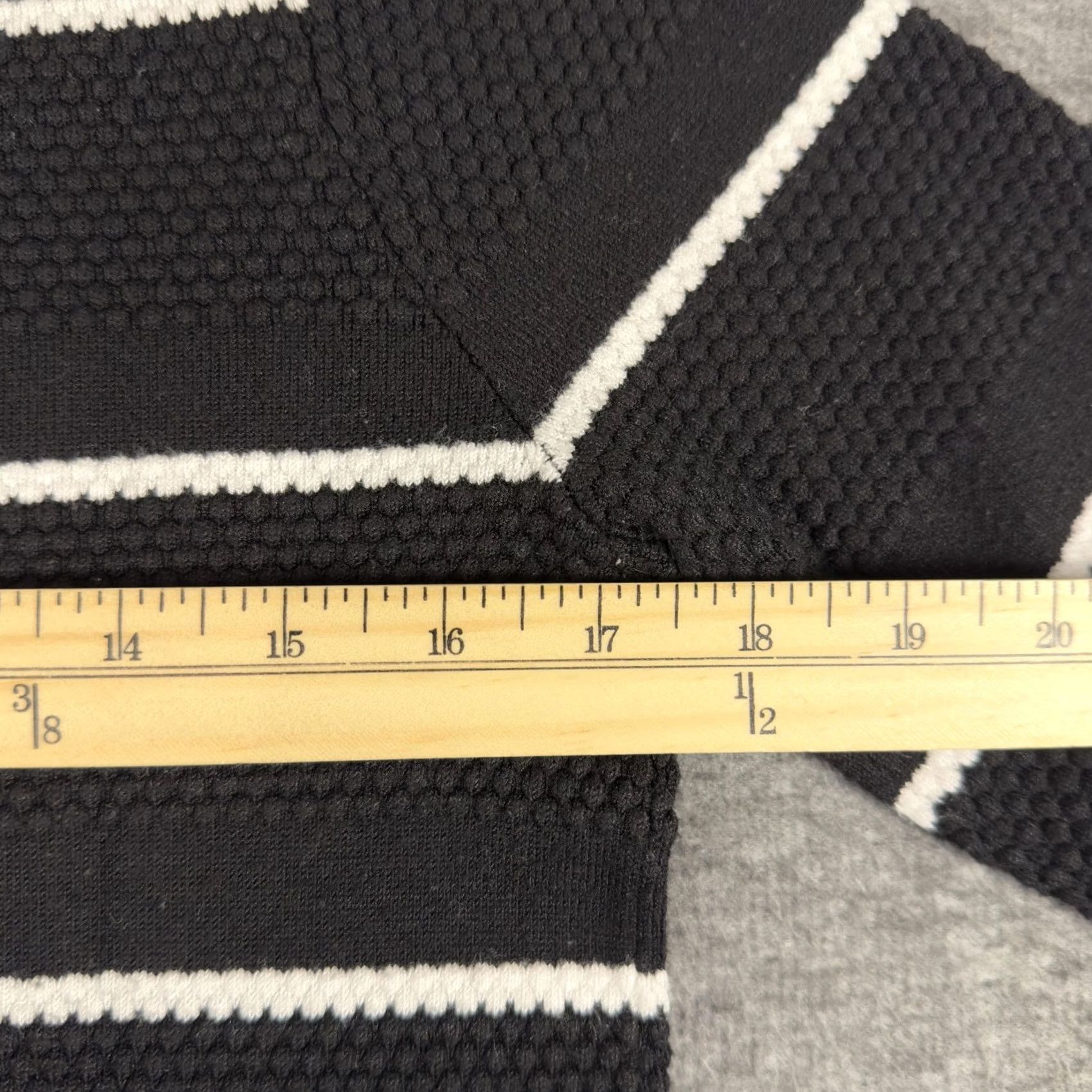 Vintage Chicos Sweater Womens Small Black White Stripe Textured Knit Long Sleeve Size S / US 4 / IT 40 - 7 Thumbnail