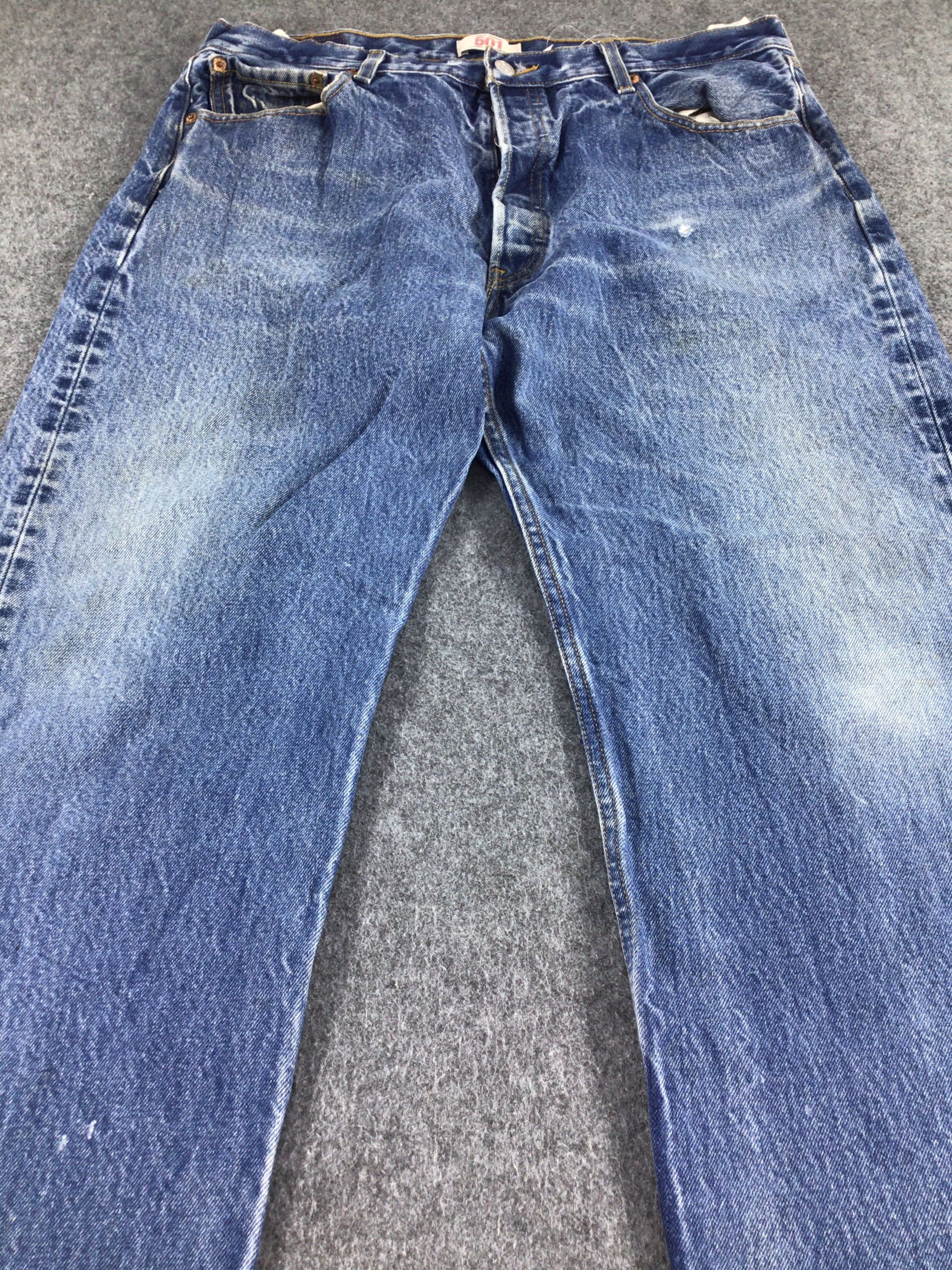 Levi's Vintage Levis 501 Jeans Blue Wash Denim -J437 Size US 36 / EU 52 - 3 Thumbnail