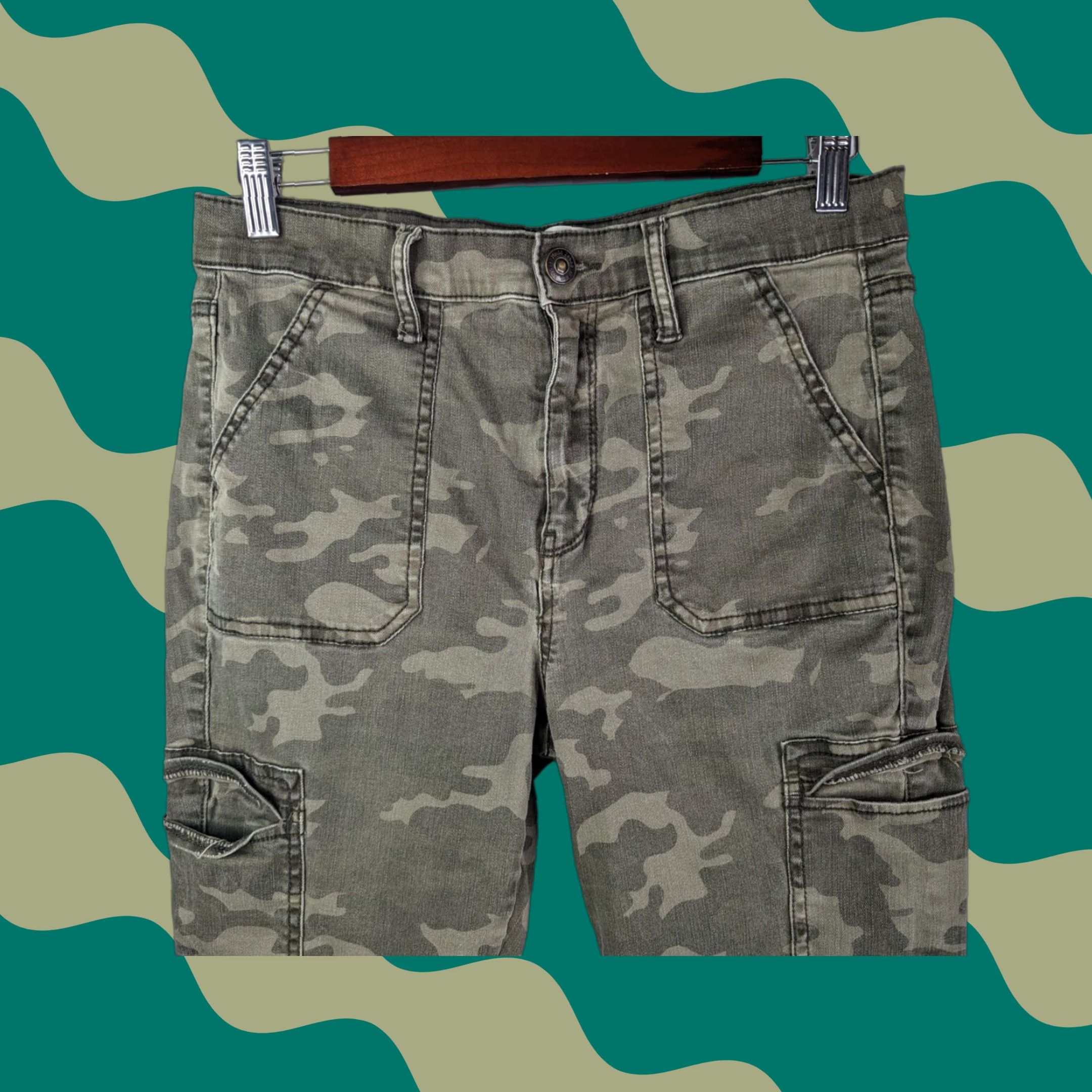 Vintage Mudd Jeans JEGGING High Rise Cargo Pocket Camouflage Green Size 13 Women's Regular Denim Cotton Blend Broad Belt Loops Size 34" / US 12 / IT 48 - 1 Thumbnail