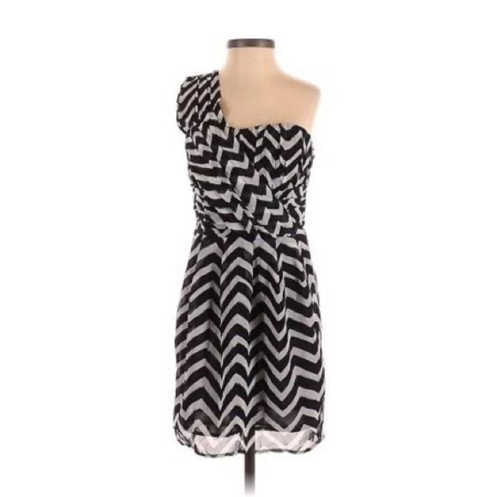 H&M H and M zig zag formal dress Size M / US 6-8 / IT 42-44 - 1 Thumbnail