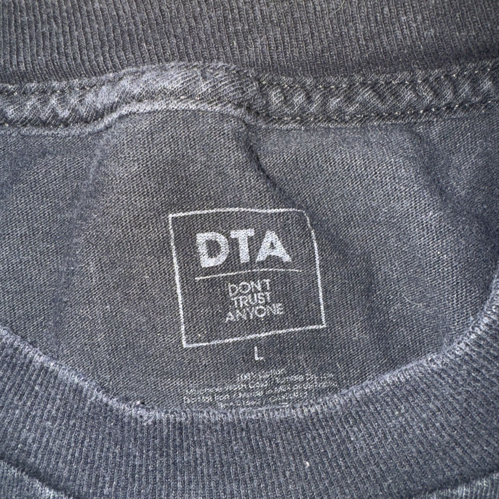 Logo 7 VINTAGE DTA Don’t Trust Anyone T-Shirt Black Large 19x26 Streetwear Rifle Logo Mens Shirt Size US L / EU 52-54 / 3 - 3 Thumbnail