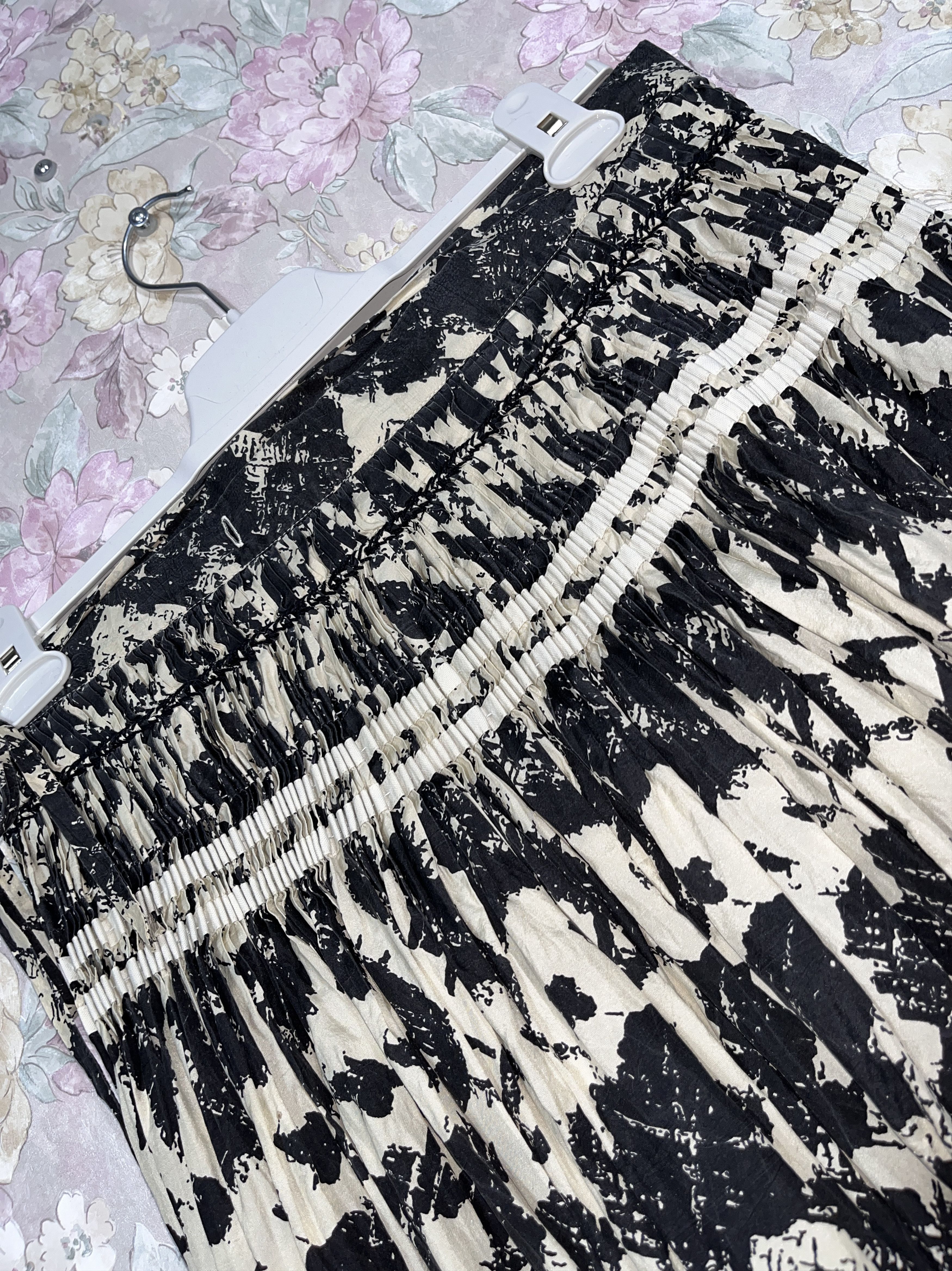 Dries Van Noten Rare Dries Van Noten Silk Skirt Size Medium Japanese Size 28" / US 6 / IT 42 - 14 Thumbnail