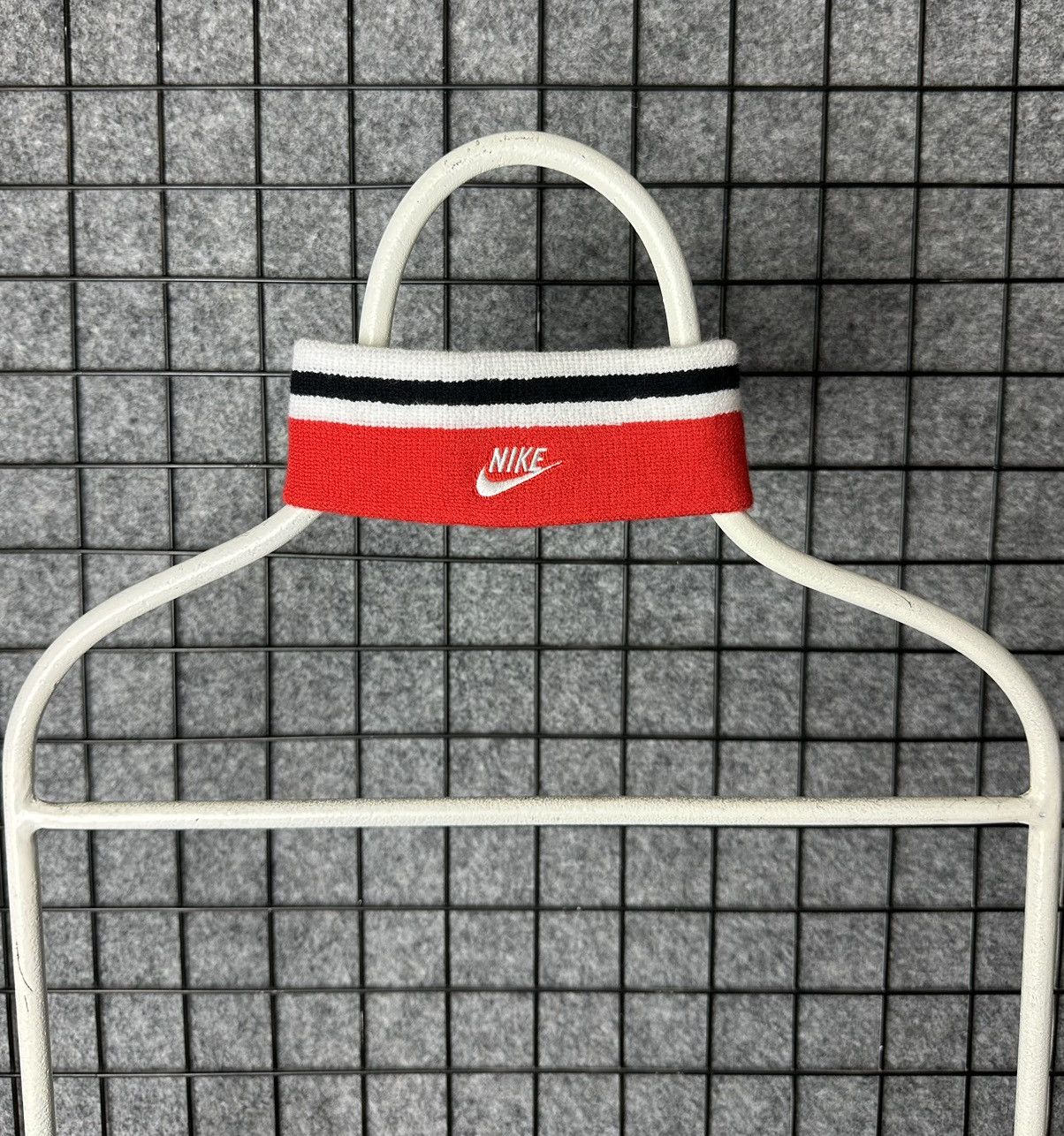Vintage Nike Sportswear Embroidered Logo Striped Headband Size OS Size ONE SIZE - 1 Thumbnail