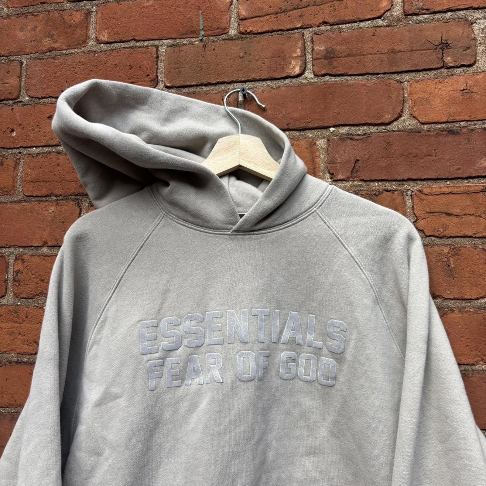 Fear of God essentials fear of god smoke hoodie M Size US M / EU 48-50 / 2 - 2 Thumbnail