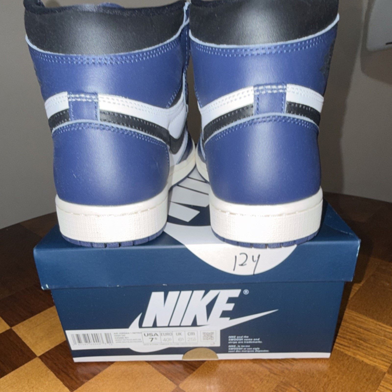 Nike Nike Air Jordan 1 Retro High OG Midnight Navy Size US 7.5 / EU 40-41 - 7 Thumbnail