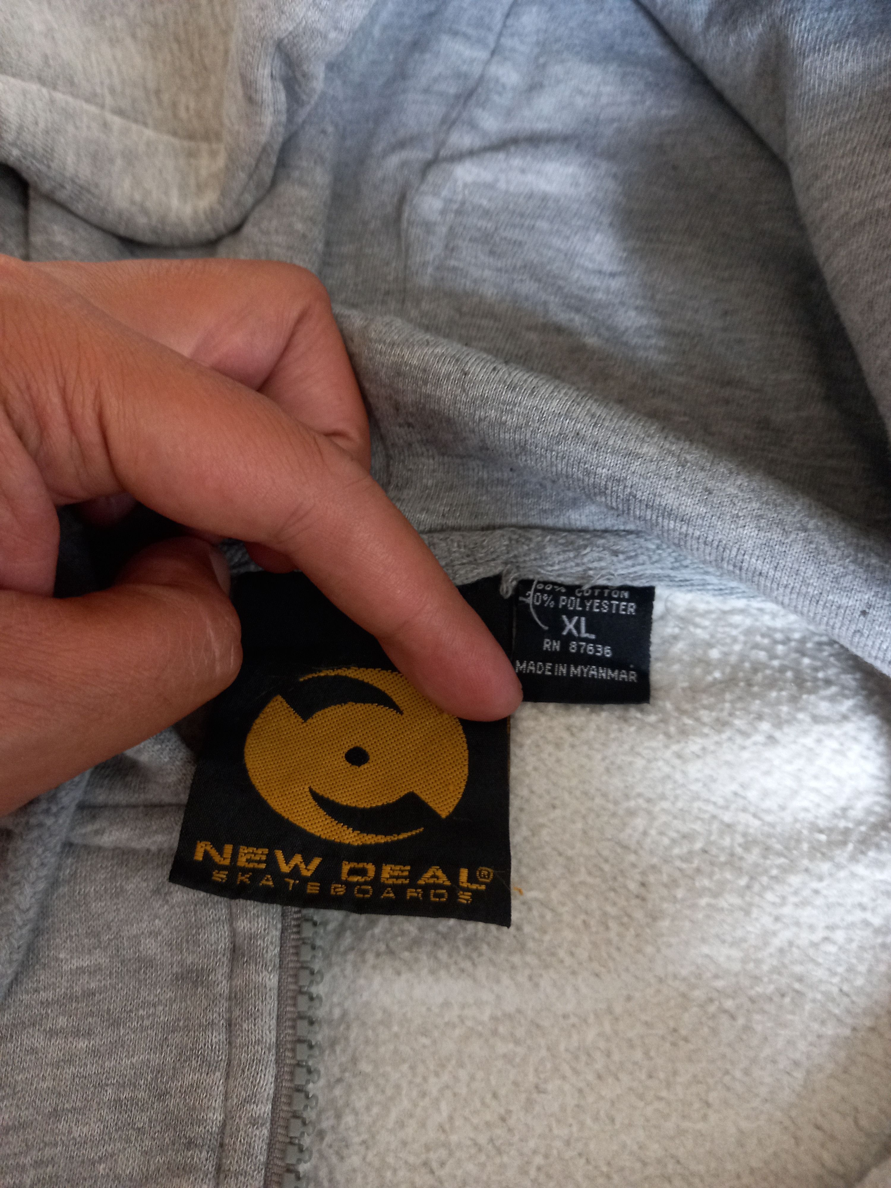 Vintage Vintage New Deal Skateboard Hoodie XL Size US XL / EU 56 / 4 - 5 Thumbnail
