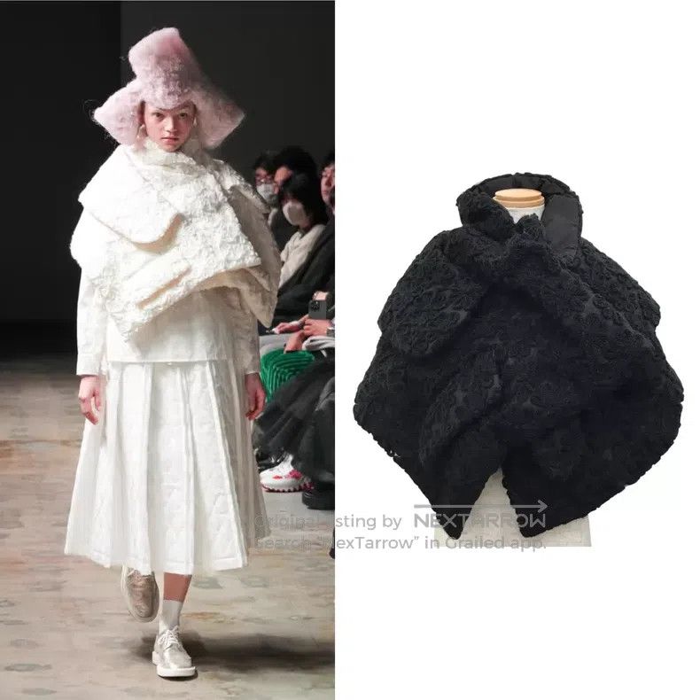 Comme des Garcons Comme des Garcons Asymmetrical Embroidered Scarf Size M / US 6-8 / IT 42-44 - 1 Thumbnail