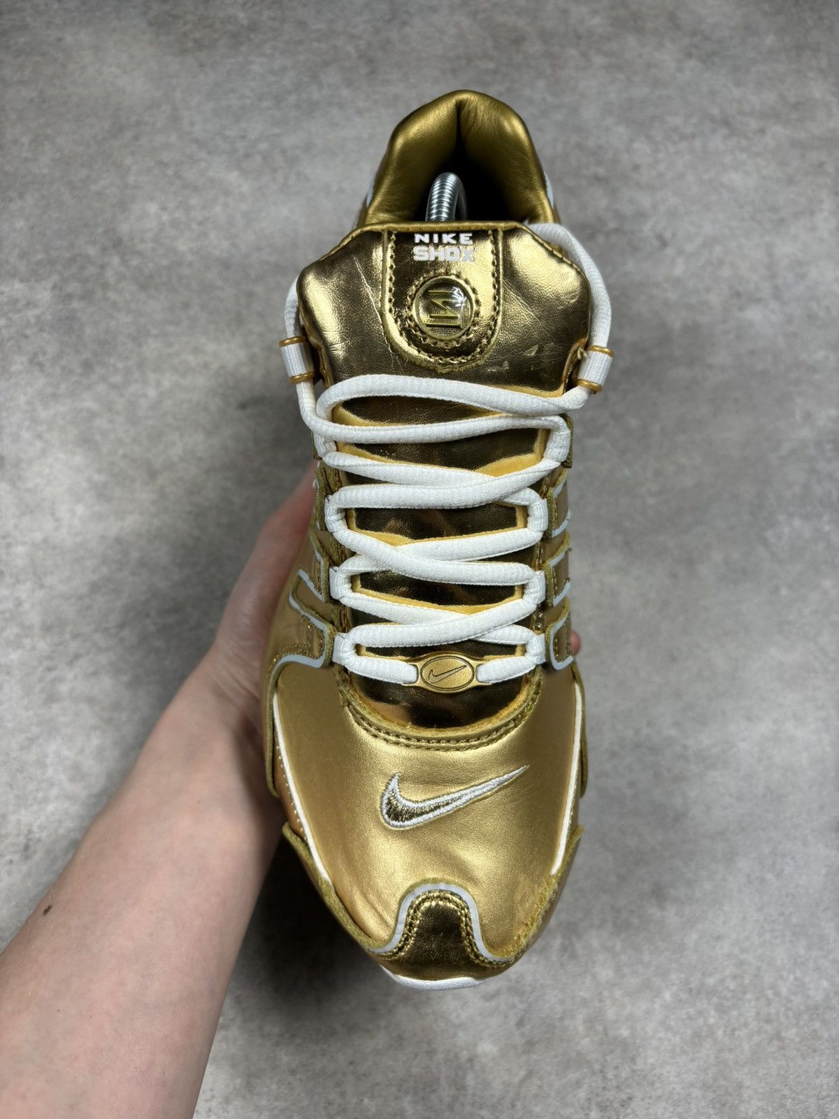 Nike RARE 2007 vintage never worn gold Nike Shox NZ Oro Bianco Size US 7.5 / IT 37.5 - 3 Thumbnail