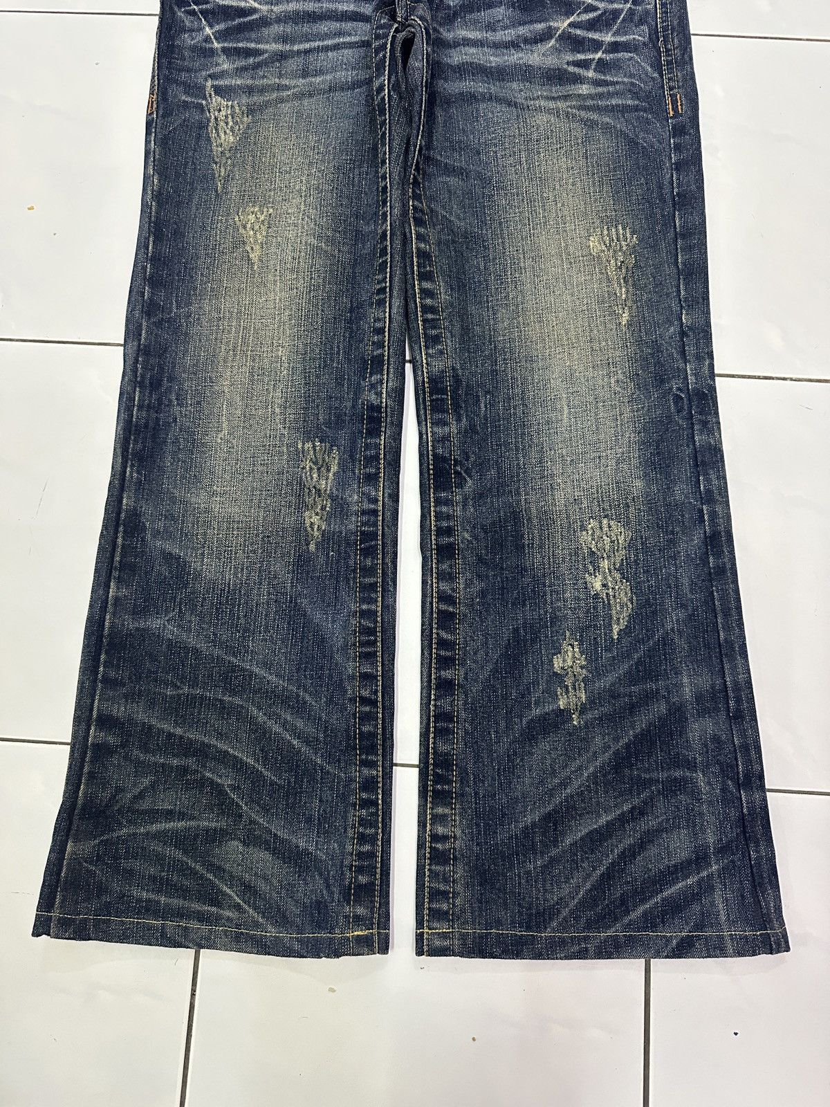 Japanese Brand × Vintage Cross Distressed Jeans Size US 33 - 14 Thumbnail