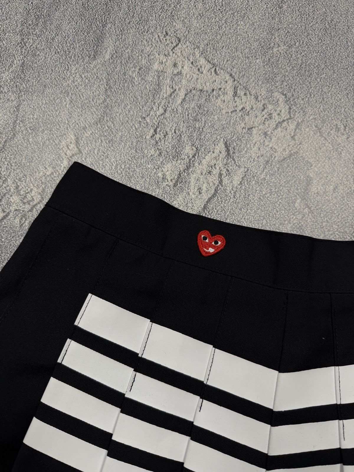 Comme des Garcons CdG x PLAY Japan skirt SIZE M Size US 30 / EU 46 - 6 Thumbnail