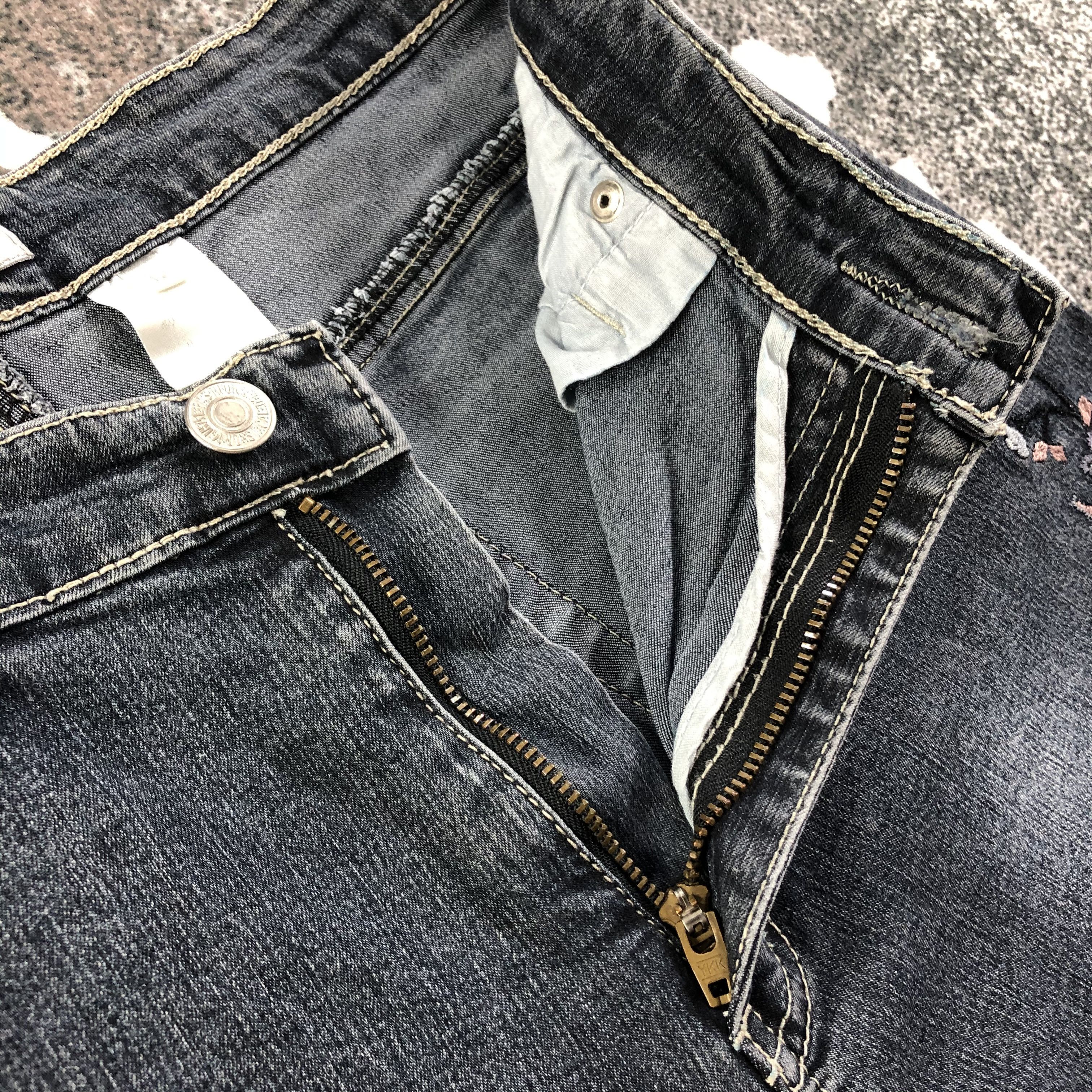 Japanese Brand Japanese Brand Gran Sasso Jeans Embroidery Denim KJ1568 Size 28" / US 6 / IT 42 - 6 Thumbnail