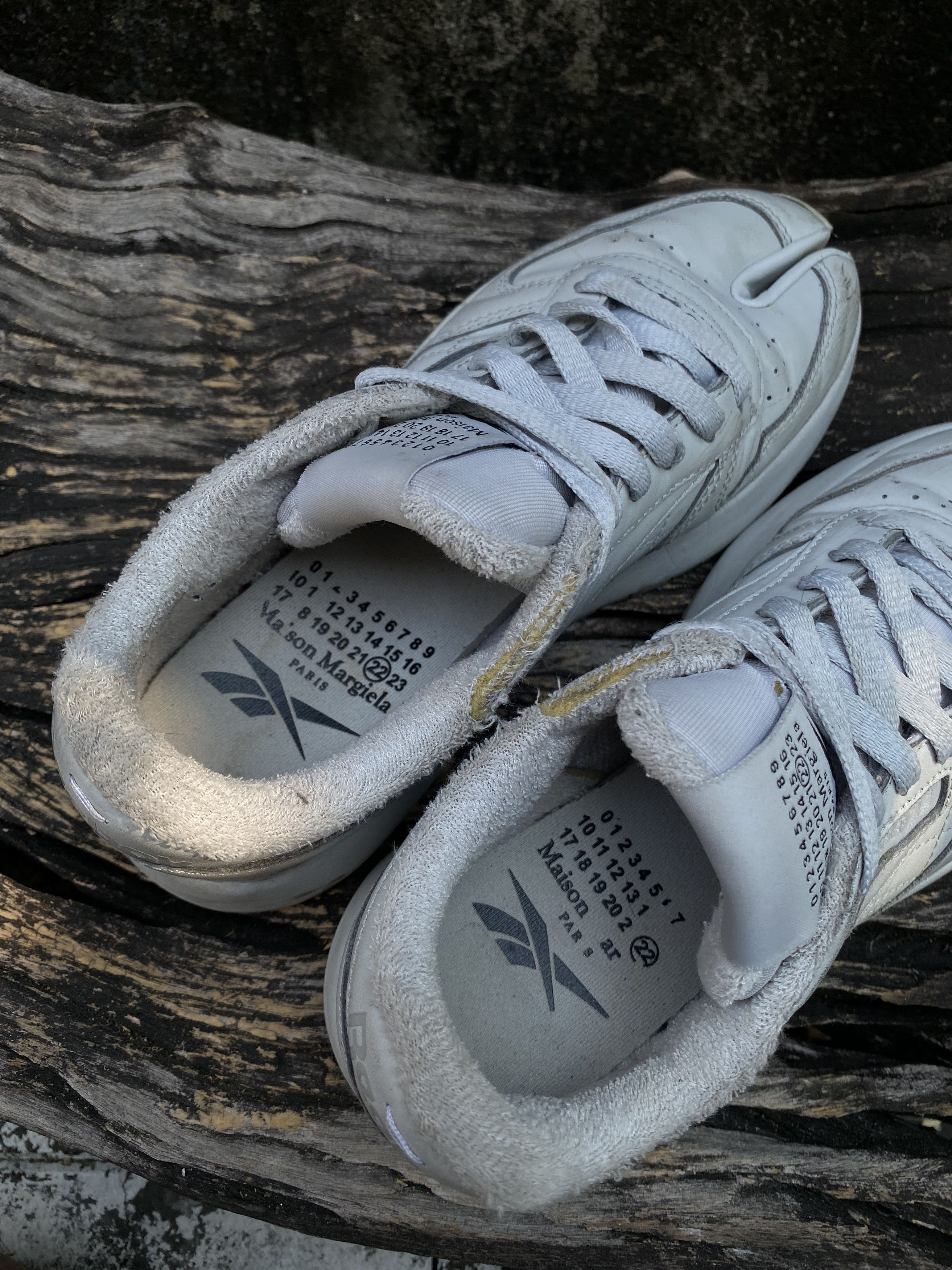 Maison Margiela × Reebok Maison Margiela Reebok Classic Leather Tabi EU36 Size US 6 / IT 36 - 7 Thumbnail