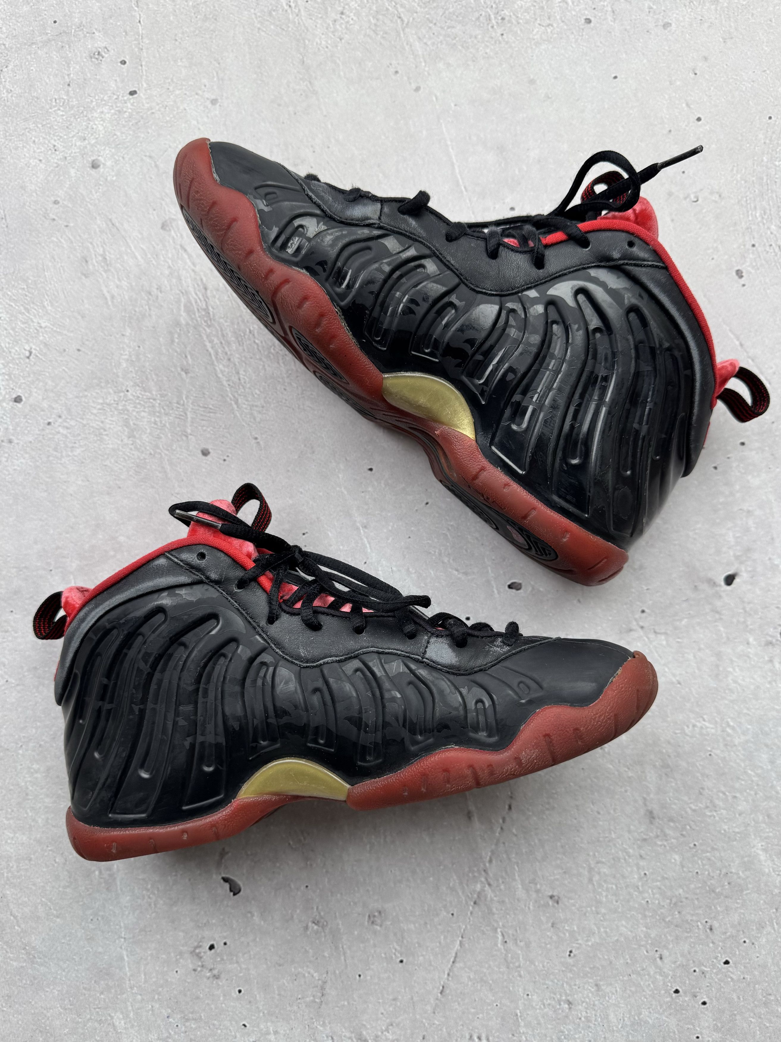 Nike Nike Foamposite One "Dracula" Size US 6.5 / EU 39-40 - 2 Thumbnail