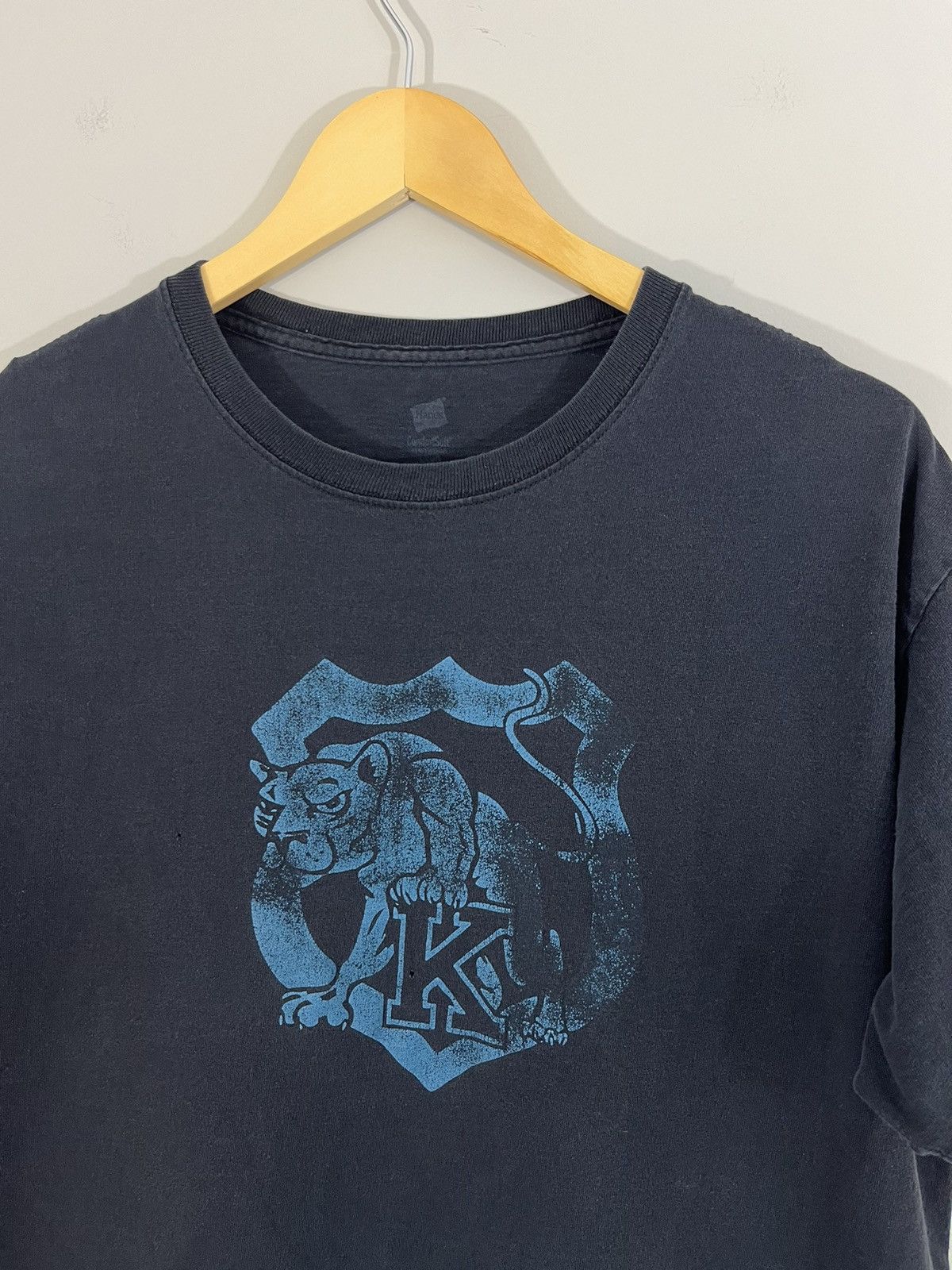 Vintage Sun Faded Black Cougars School Distressed Tee Size US L / EU 52-54 / 3 - 3 Thumbnail