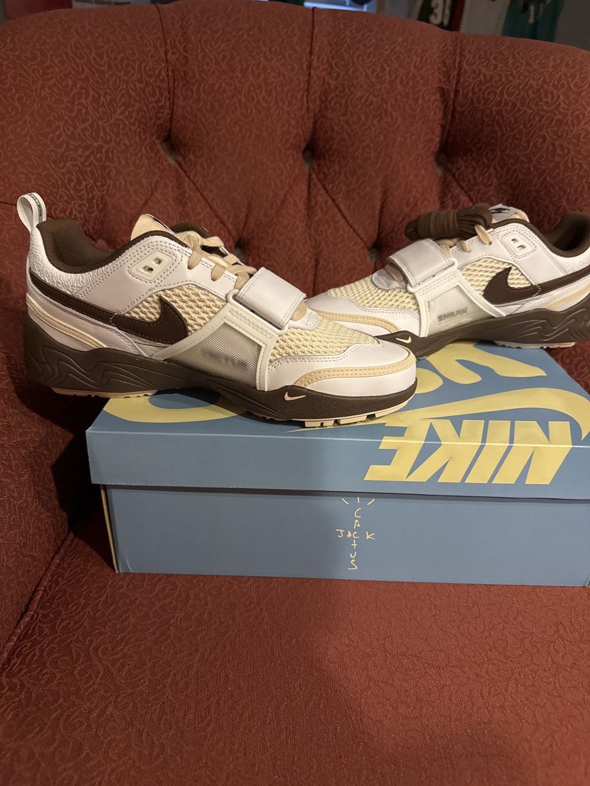 Nike × Travis Scott Travis Scott Nike Zoom Field Jaxx Size US 10 / EU 43 - 2 Thumbnail