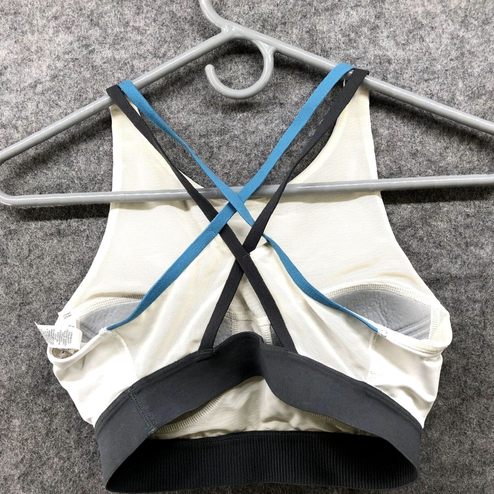 Adidas Adidas Sports Bra Womens S White A/B Cup Padded Strappy Back Active Pullover Size S / US 4 / IT 40 - 2 Thumbnail